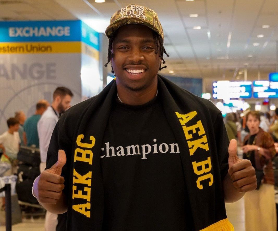 Αφίχθη στην Αθήνα ο Μπάρτλεϊ για την ΑΕΚ