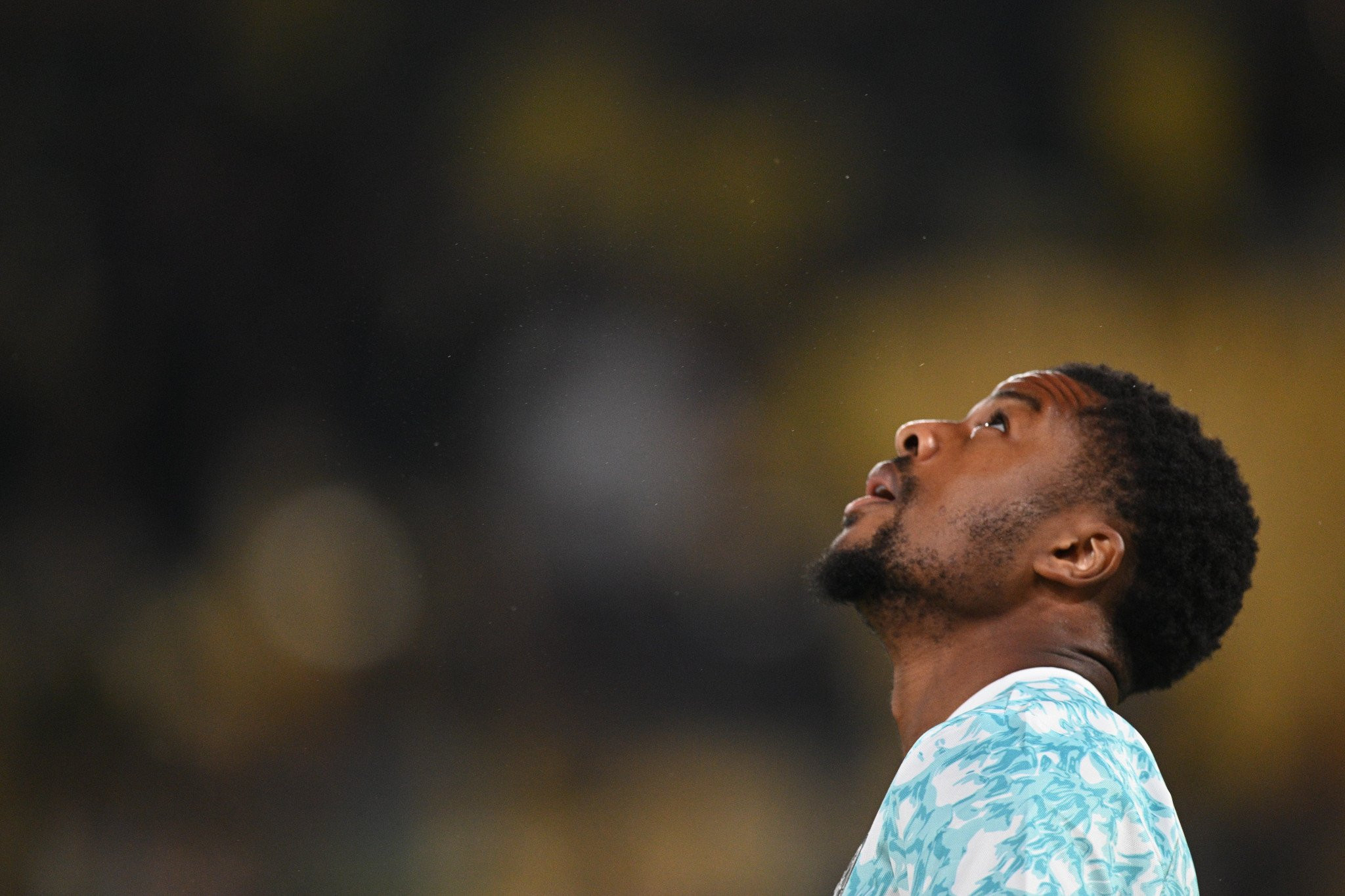 Ο «πόλεμος» για τα μάτια του Άκπομ - Η μεταγραφή που έγινε σίριαλ και δεν τελείωσε ακόμα