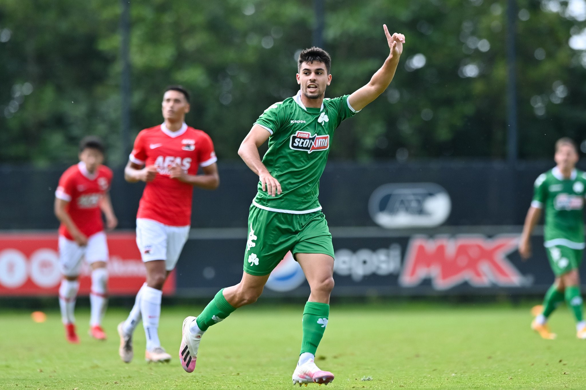 Κλείνει στο Αιγάλεω ο Αθανασακόπουλος