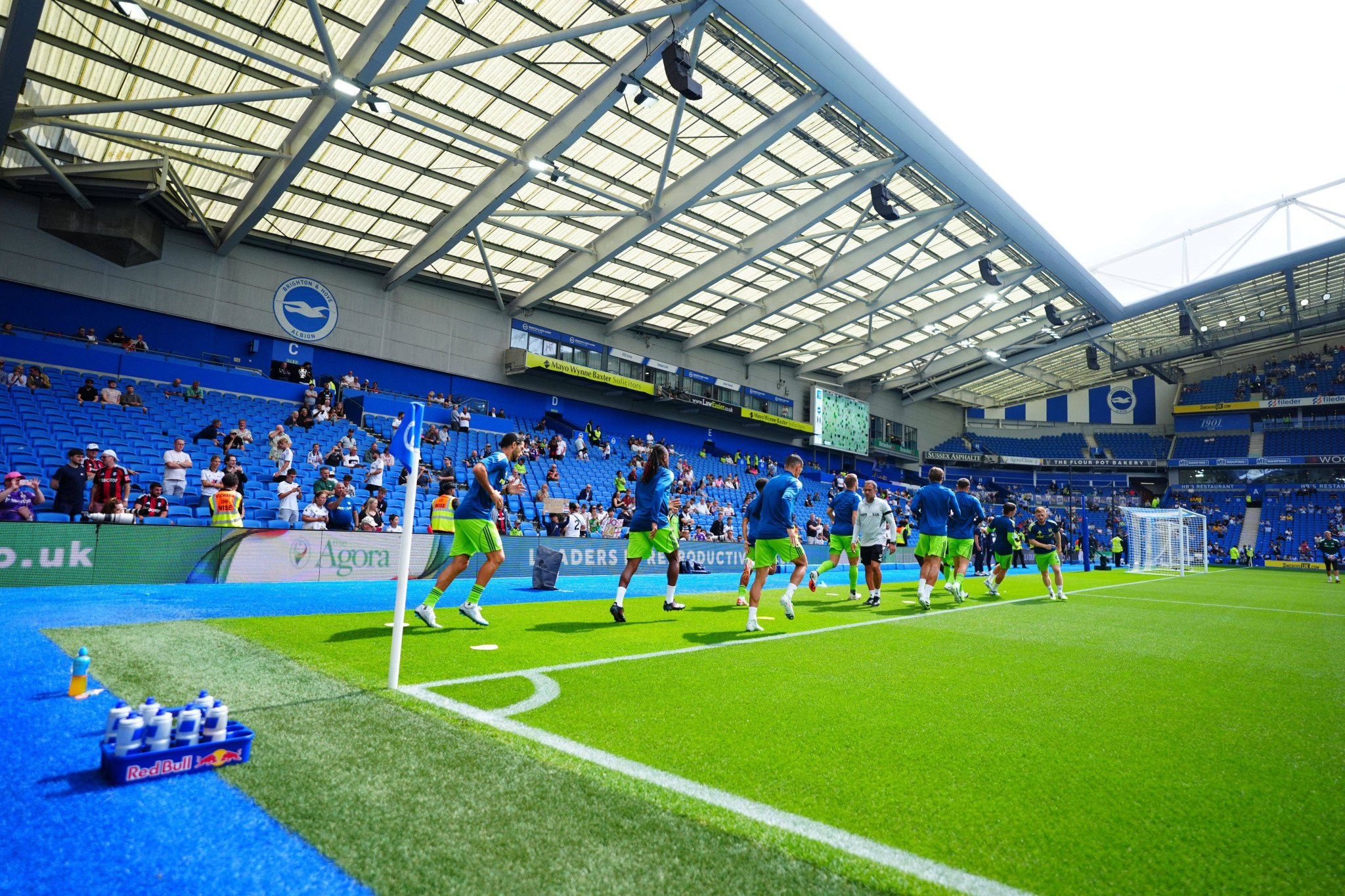 Τροχαίο πριν το Μπράιτον-Λίβερπουλ, με καθυστέρηση η σέντρα