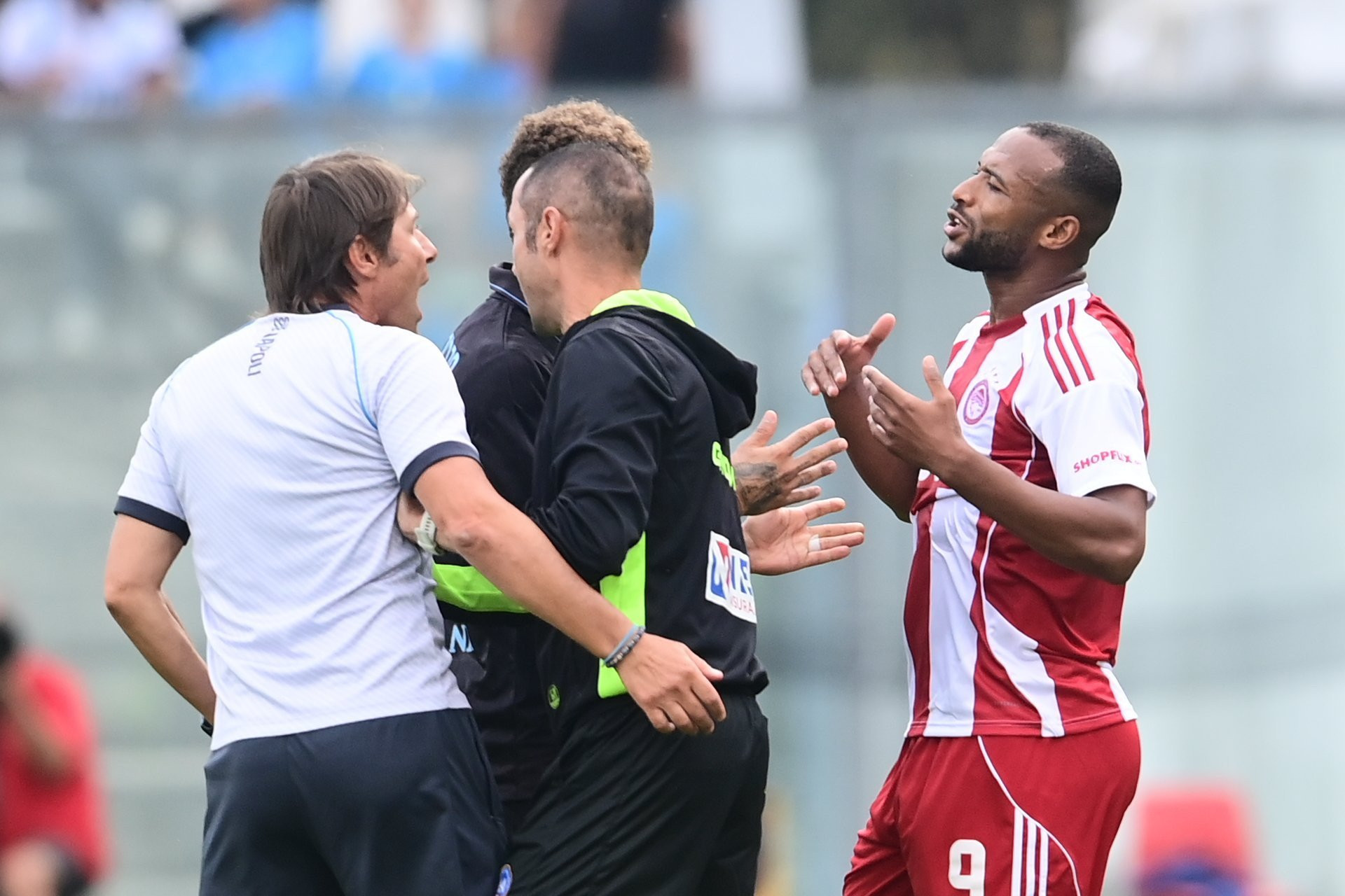 Το μαρκάρισμα του Ελ Κααμπί που έκανε έξαλλο τον Κόντε και του επιτέθηκε (video)