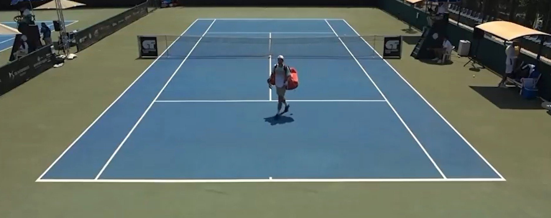 Ο παράδοξος λόγος που αποβλήθηκε τενίστας στην Κρήτη - Πήγε για ντους και αποβλήθηκε (vid)