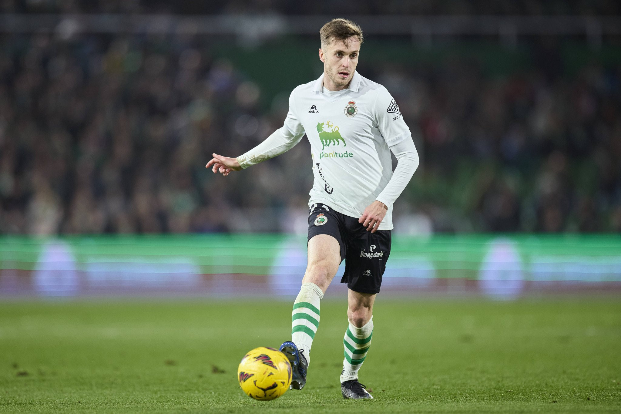 Κλείνει τον μπακ Ντάνι Φερνάντεθ ο Αστέρας AKTOR