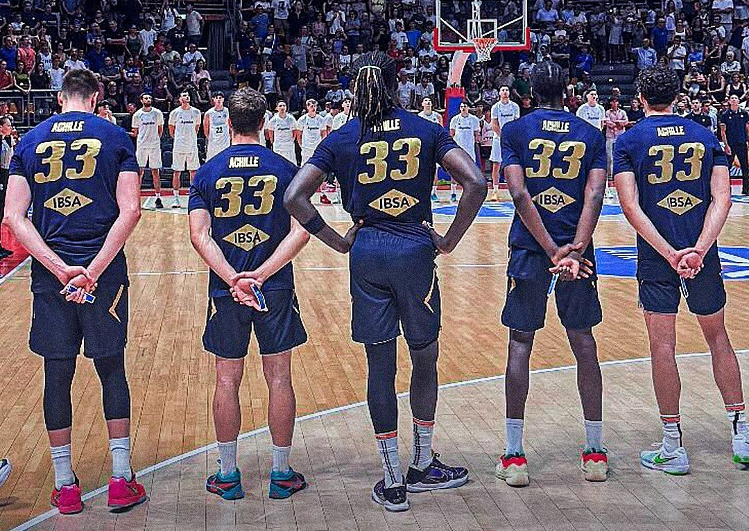 Με μπλούζες αφιερωμένες στον Πολονάρα οι Ιταλοί πριν το φιλικό με την Αργεντινή