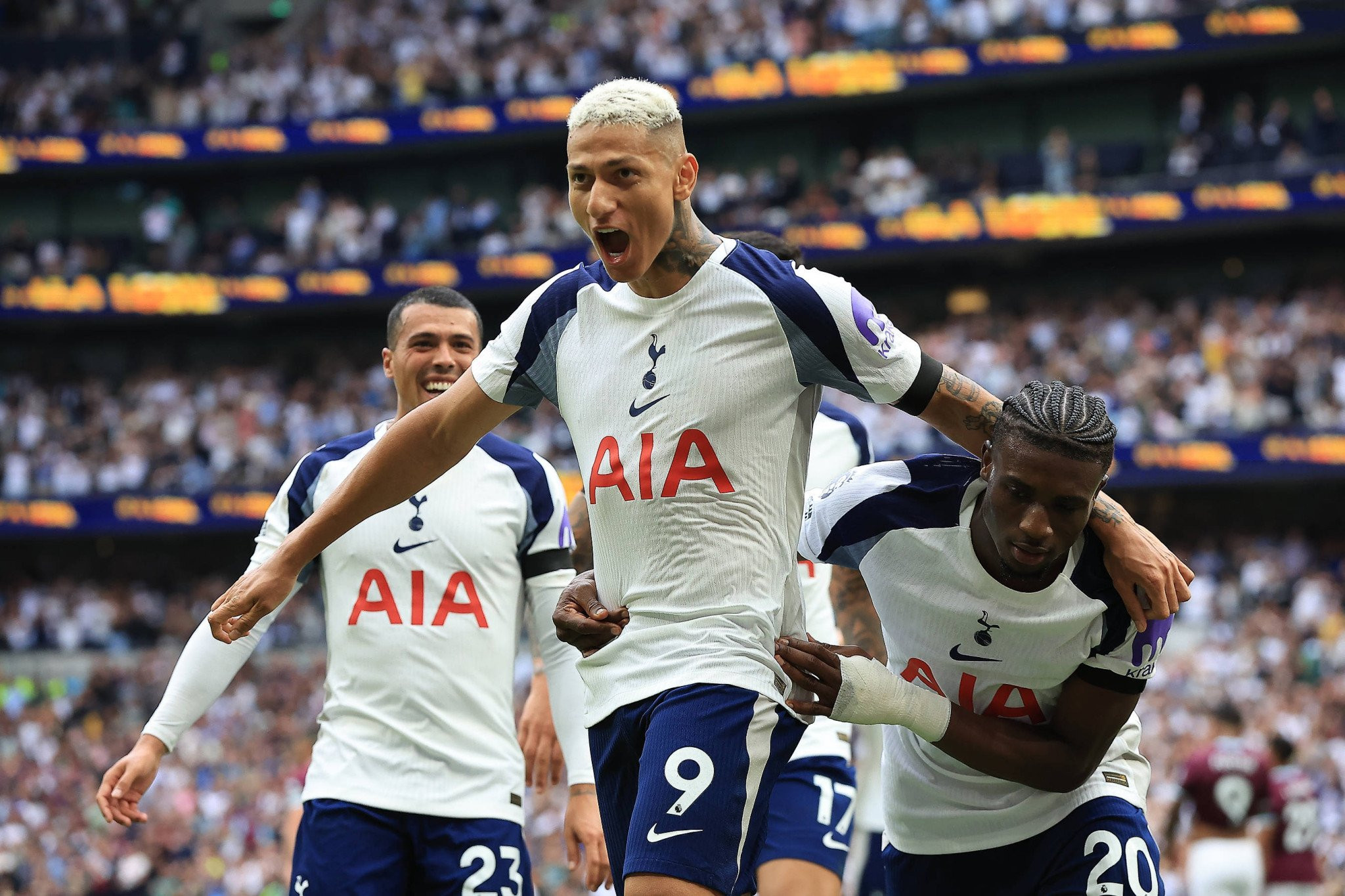 Επίδειξη δύναμης η Τότεναμ, «σοκ» στο 97' για Μπράιτον