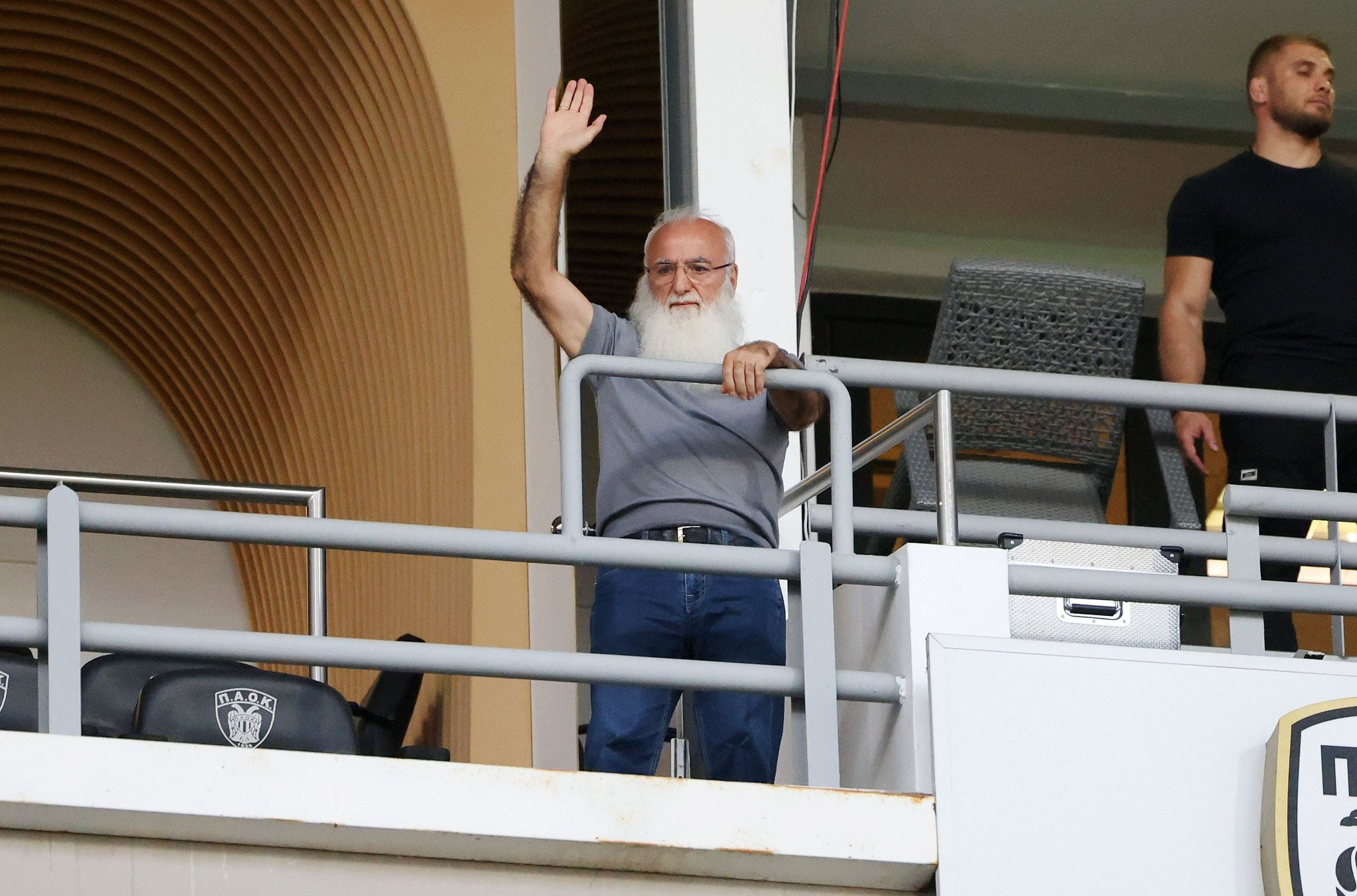 Ιστορική επιστροφή: Ο Ιβάν Σαββίδης στην Τούμπα έπειτα από 5,5 χρόνια! (video)