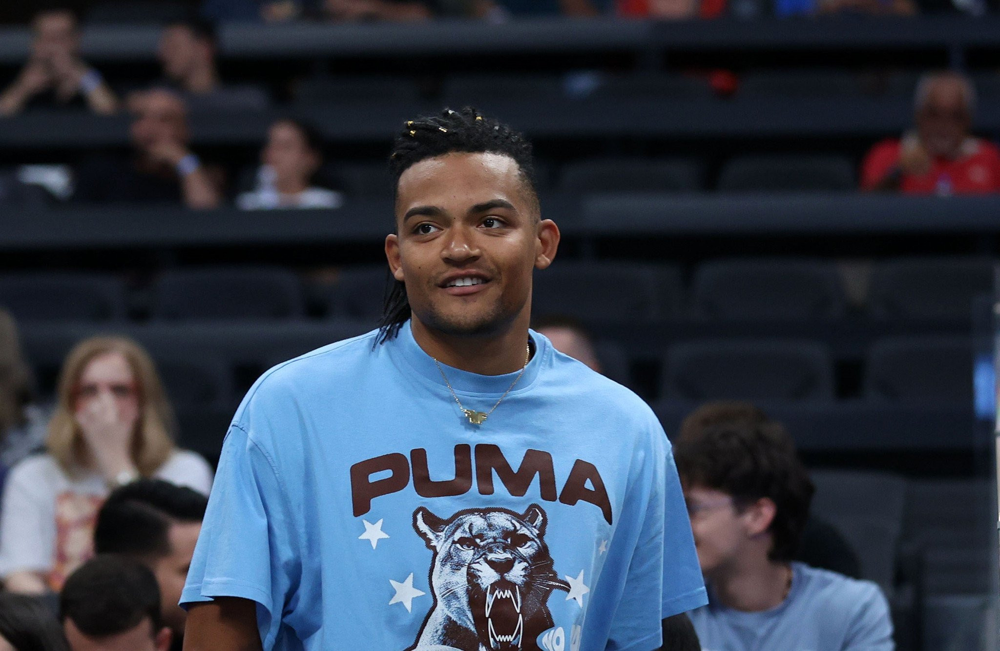 Ο Μανόλο στο ΟΑΚΑ για να παρακολουθήσει από κοντά το παιχνίδι της Εθνικής με τη Λετονία (video)