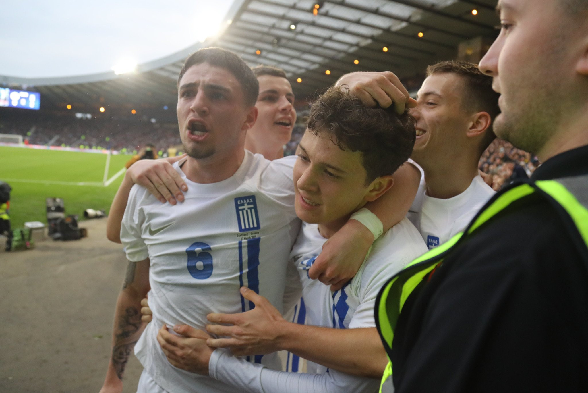 Το τέσσερα στα τέσσερα των Ιβάν, Τόρο, Σάλπι!