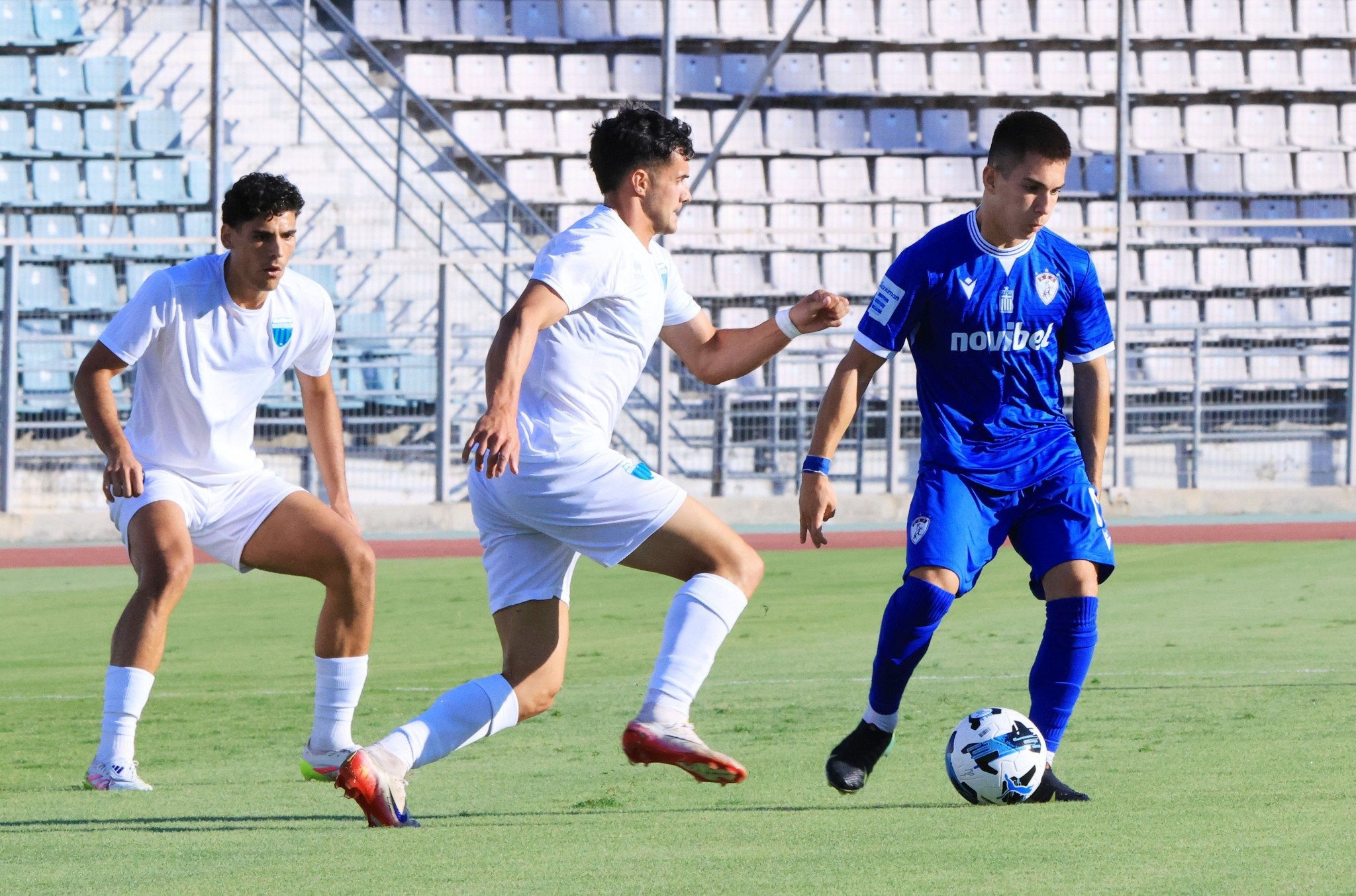 Ουσιαστικός ο Λεβαδειακός, 2-0 την ΑΕΛ με Μπάλτζι και Όζμπολτ