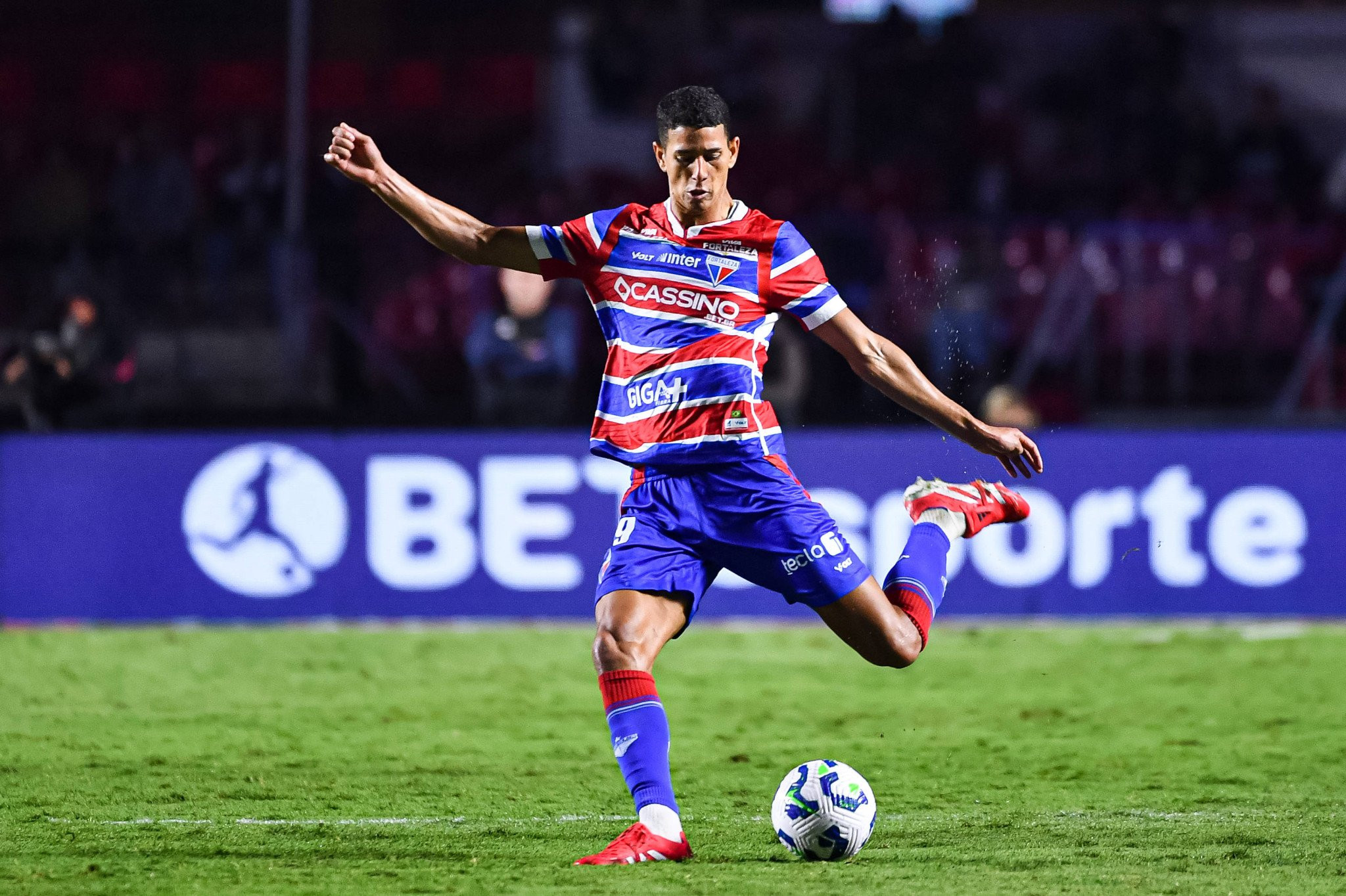 Ο Ολυμπιακός φορτσάρει για Μάντσα