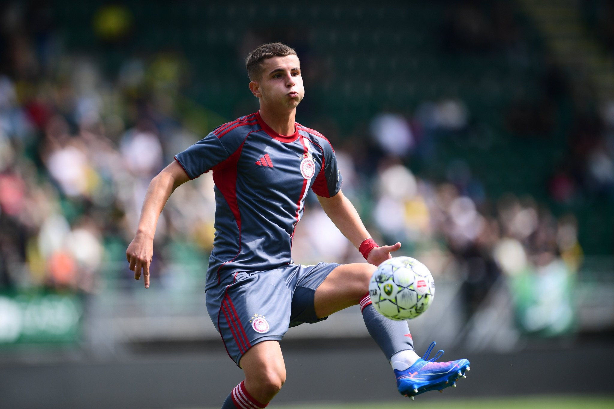 Ο Μουζακίτης «σάρωσε» στον πρώτο γύρο του Golden Boy