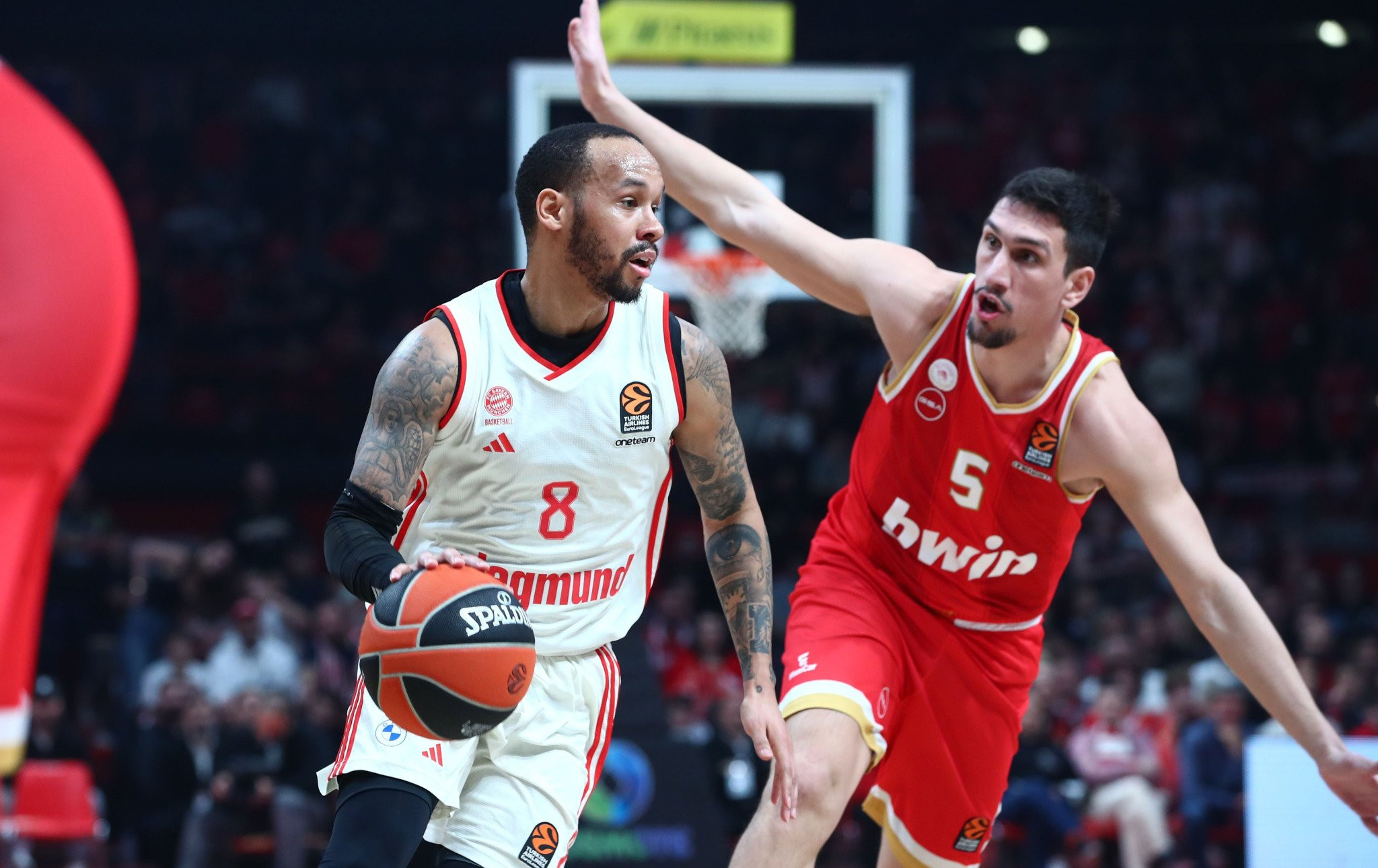 Ο Νέιπιερ έμεινε ελεύθερος από την Μπάγερν Μονάχου