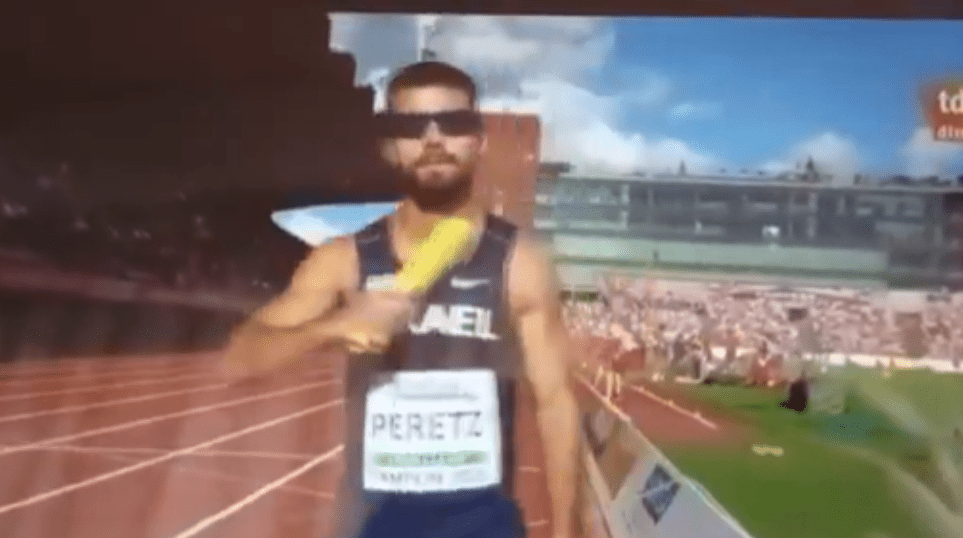 Ισραηλινός αθλητής έκανε on camera προκλητική χειρονομία «αποκεφαλισμού» στο Ευρωπαϊκό Πρωτάθλημα Στίβου (video)