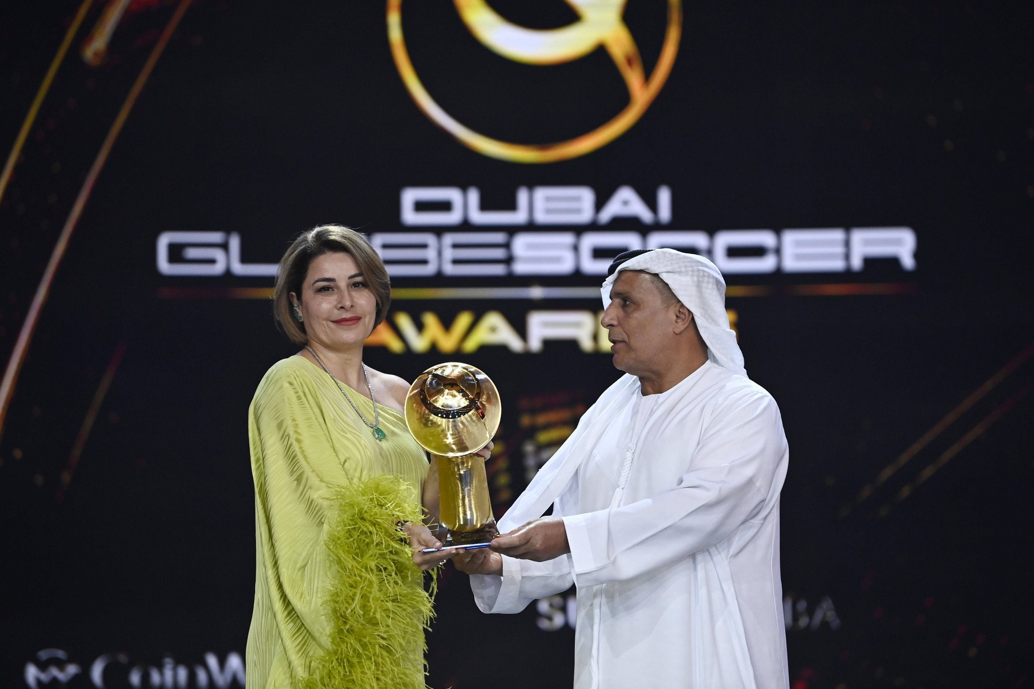 Η «αόρατη» βασίλισσα των ποδοσφαιρικών μεταγραφών - Ποια είναι η γυναίκα που κλείνει τα μεγάλα deals