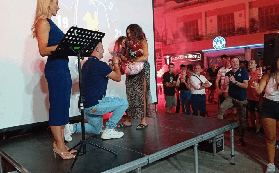 Αστεριανός έκανε πρόταση γάμου στη γιορτή του Star Store! (vid)
