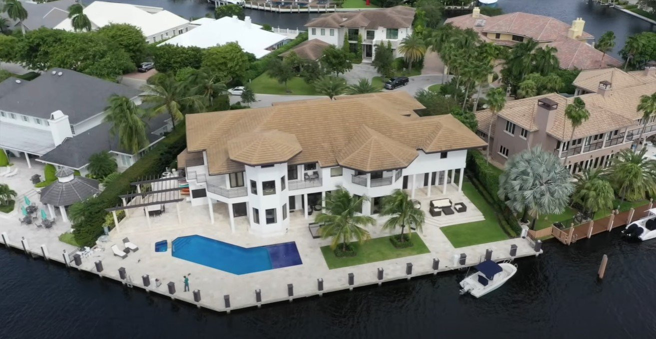 Η έπαυλη του Μέσι στο Μαϊάμι αξίζει 10 εκατομμύρια και η κρεβατοκάμαρα είναι 150 τετραγωνικά