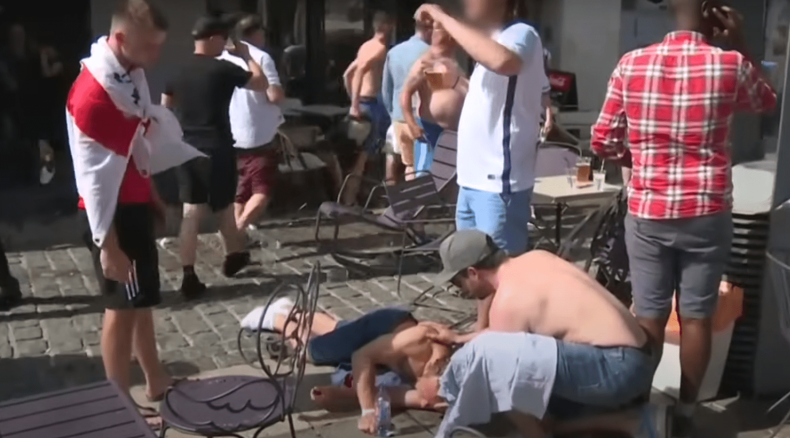 Πώς η αστυνομία της Αγγλίας συλλαμβάνει χούλιγκαν με το «αόρατο» σπρέι