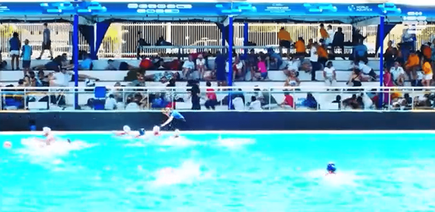 Σκηνές... far west: Αγώνας πόλο γυναικών διεκόπη λόγω πυροβολισμών! (video)