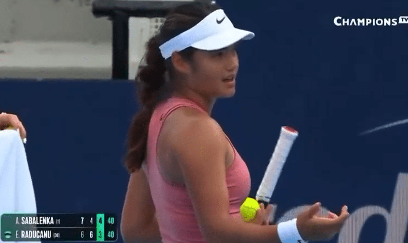 Σοκάρει η Ραντουκάνου: «Φοβάμαι να κυκλοφορήσω μόνη στον δρόμο»