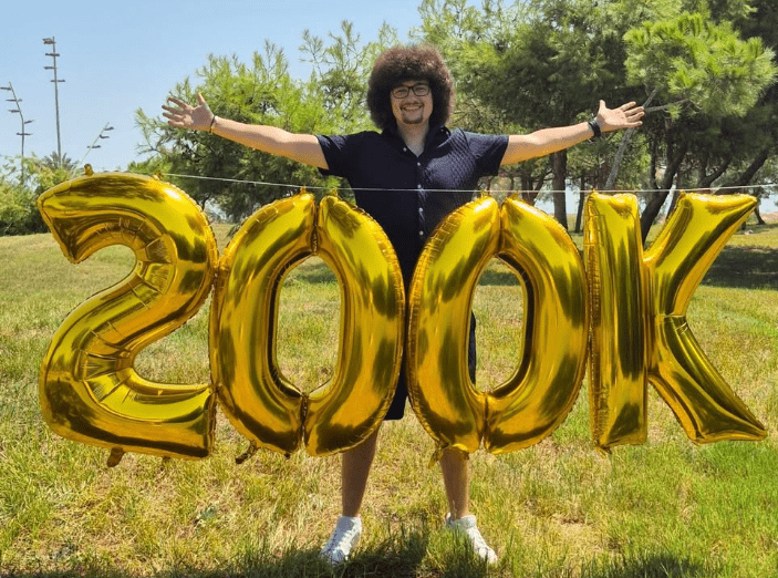 Δεν έχει κουρευτεί εδώ και 313 μέρες λόγω της... Μάντσεστερ Γιουνάιτεντ!