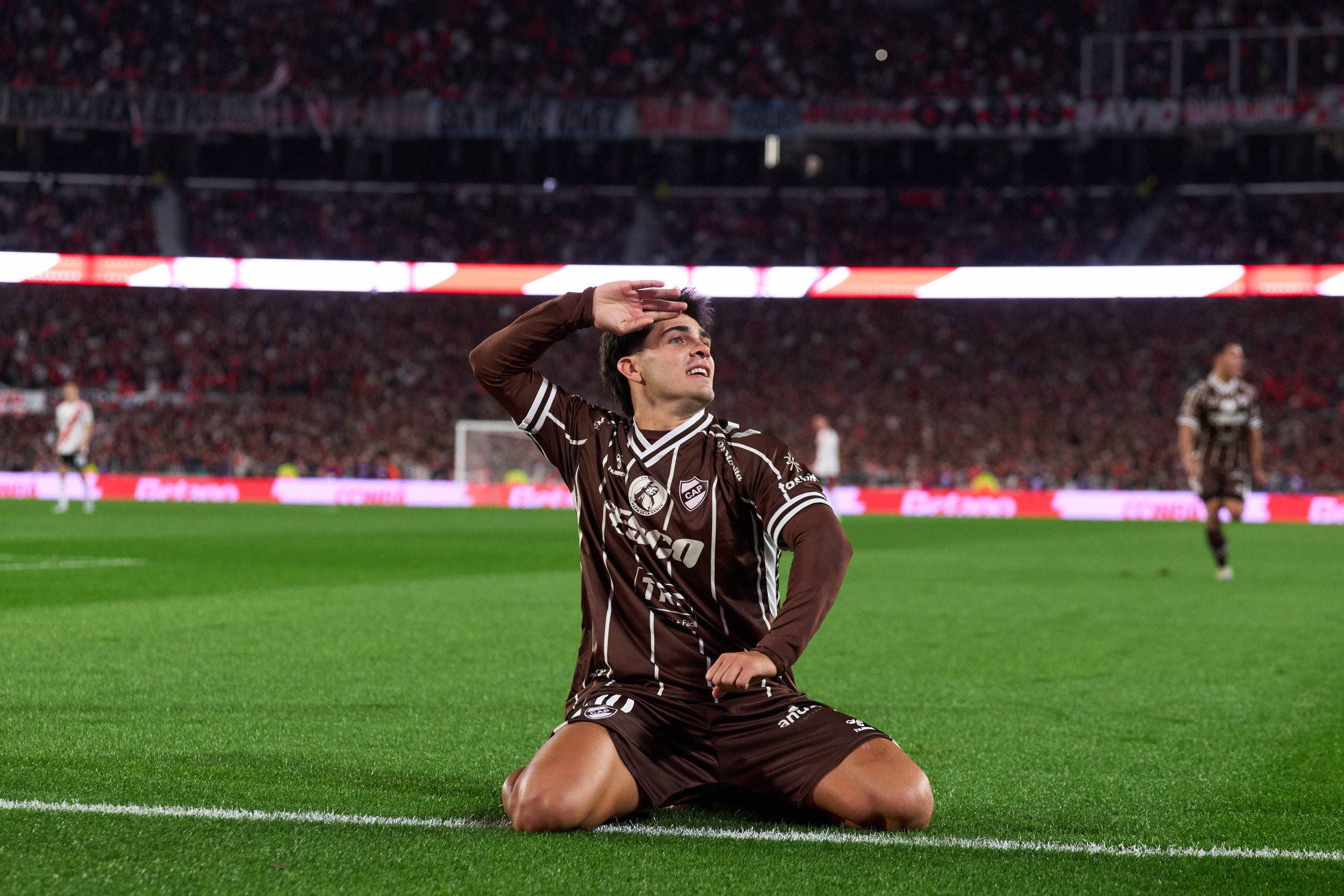 «Η Βερόνα στρέφει το βλέμμα της στον Βιθέντε Ταμπόρδα»