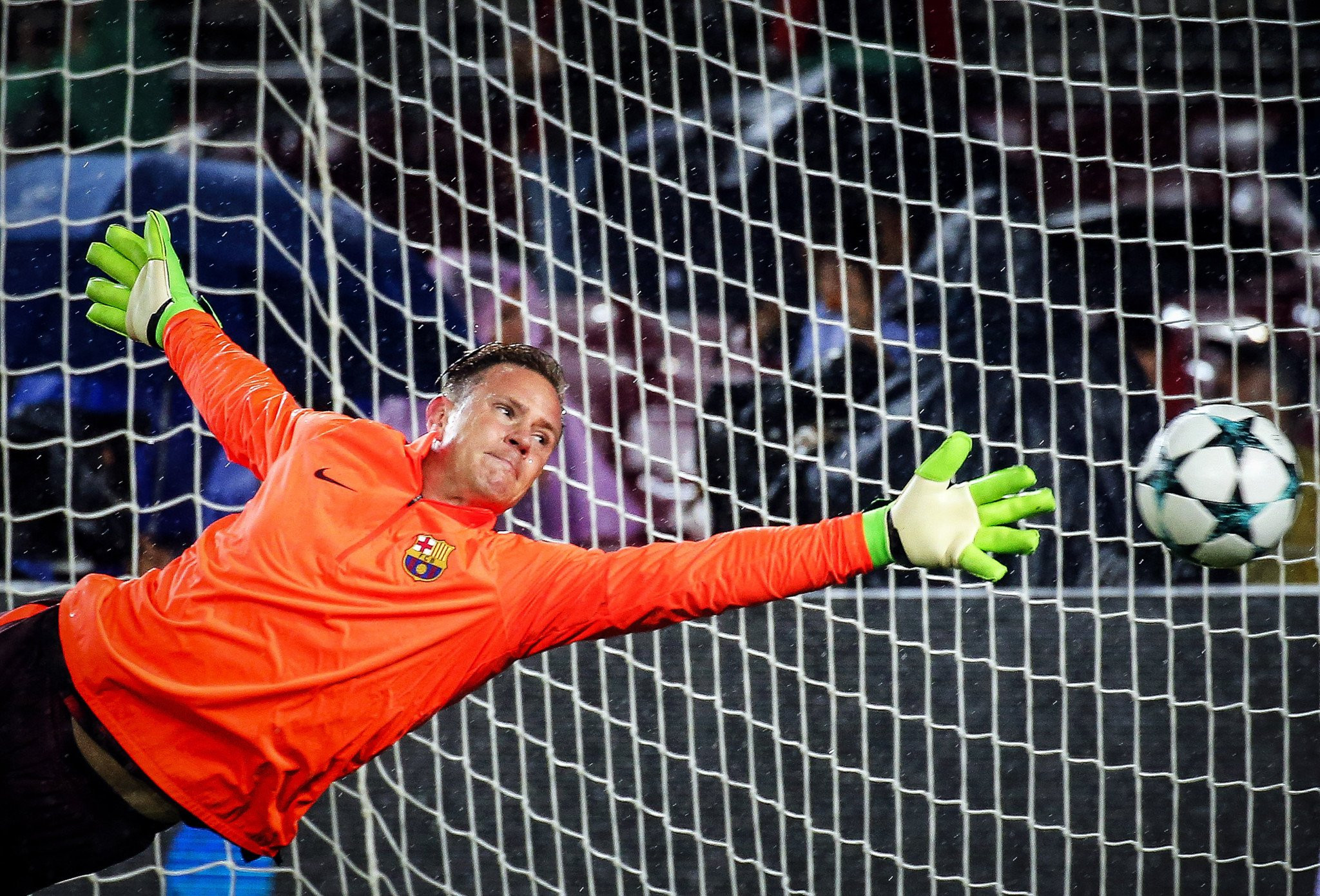 Το τραβάει στα άκρα ο Τερ Στέγκεν και σκέφτεται να φύγει από τη Μπαρτσελόνα