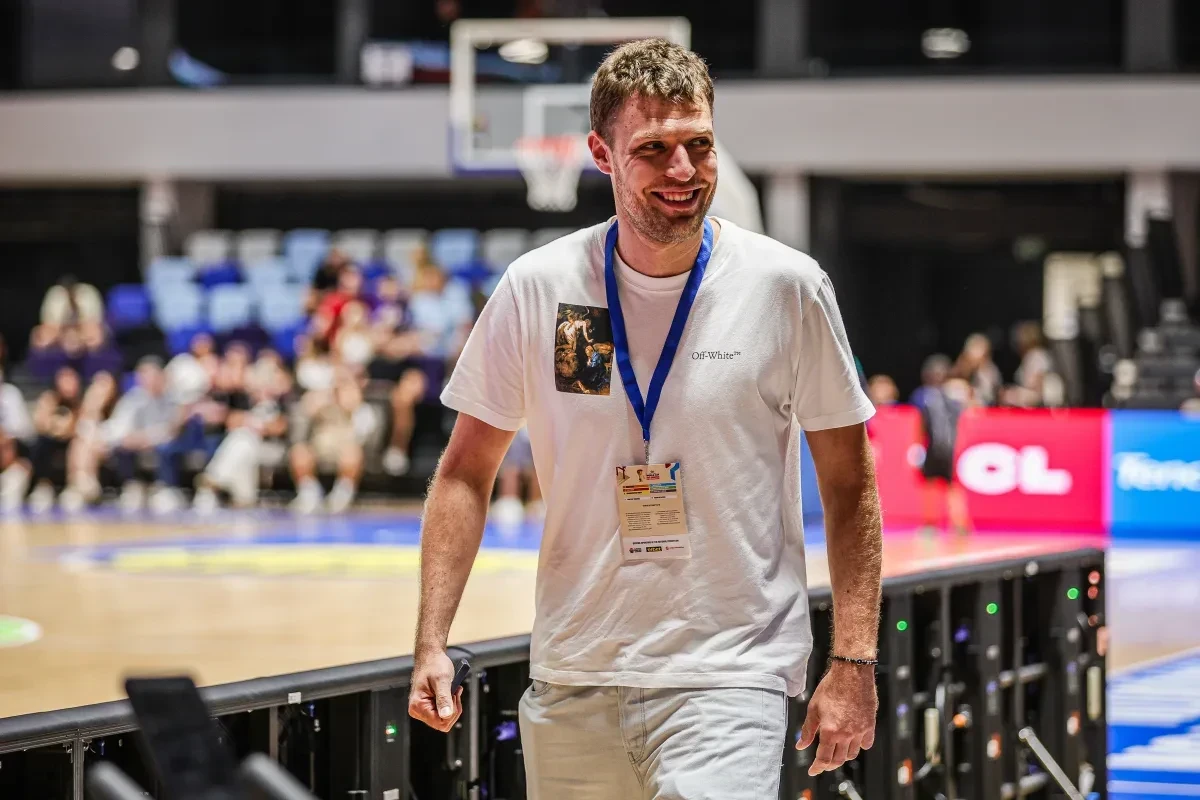 Eνοχλήσεις στον αστράγαλο άφησαν εκτός τον Σάσα Βεζένκοφ από το παιχνίδι της Βουλγαρίας