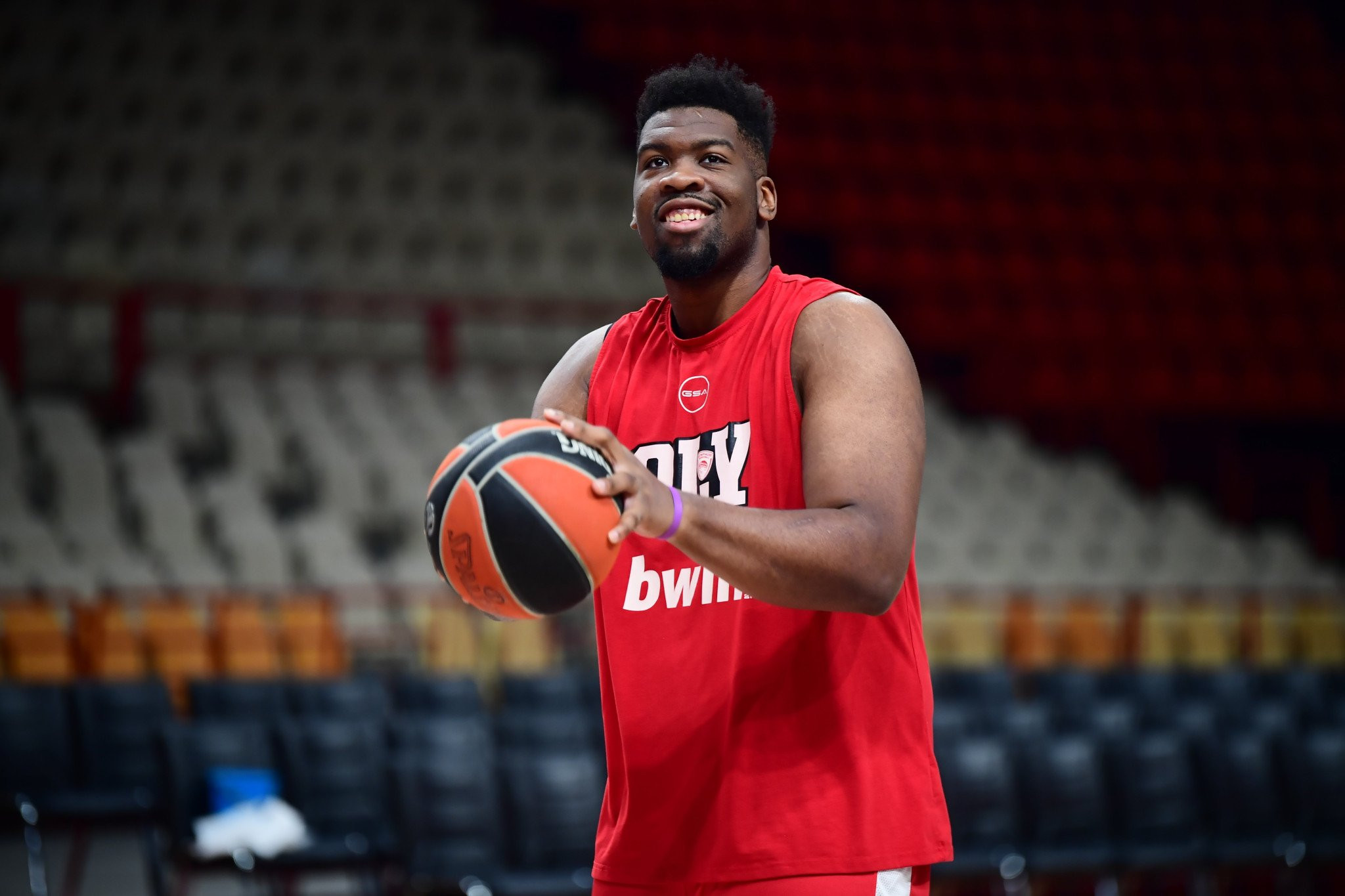 Το νέο πρόσωπο στην προετοιμασία του Ολυμπιακού Νίκος Οκεκουογέν