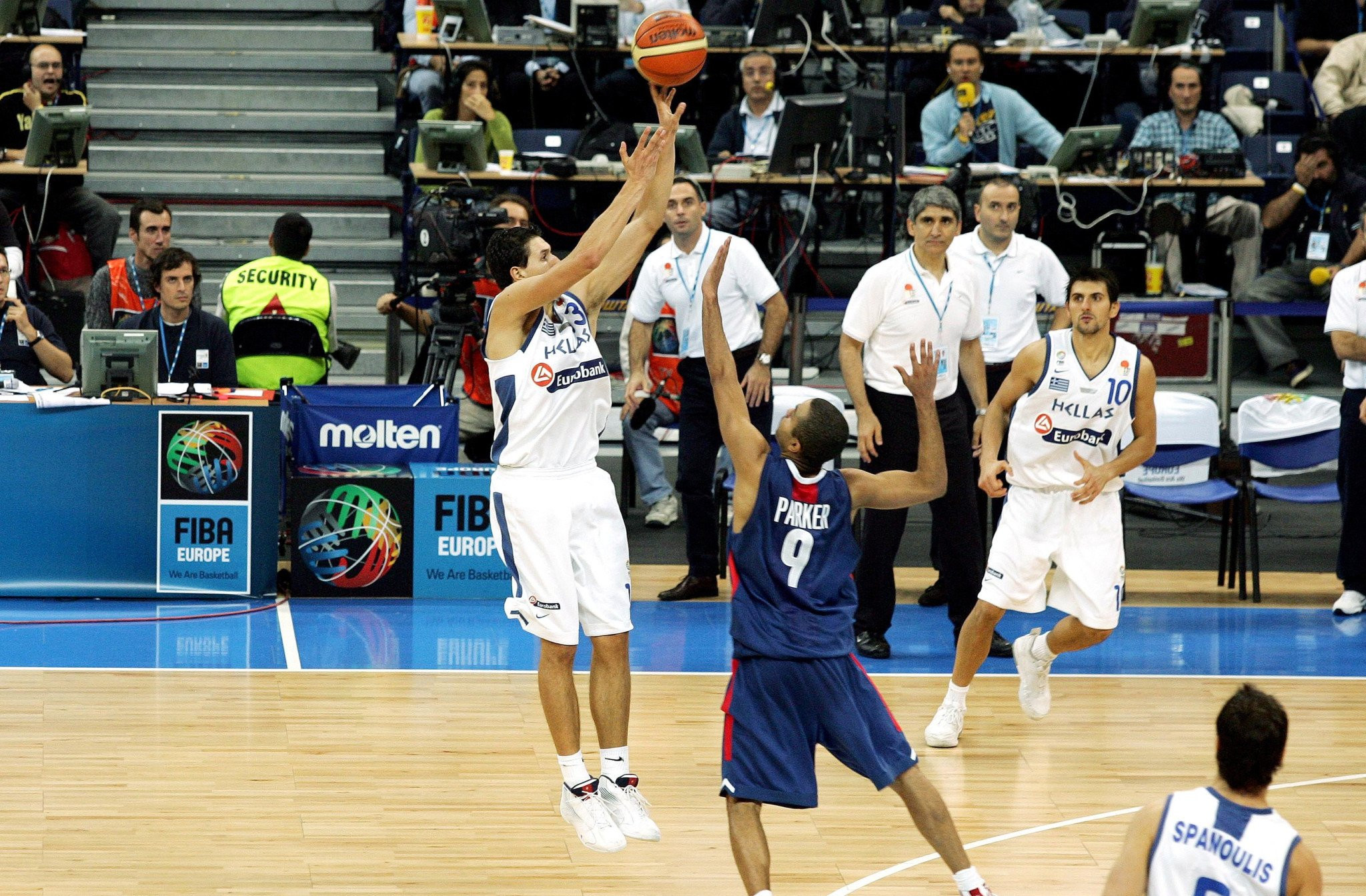 Η FIBA θυμήθηκε τον ημιτελικό της Ελλάδας με τη Γαλλία για το EuroBasket του 2005