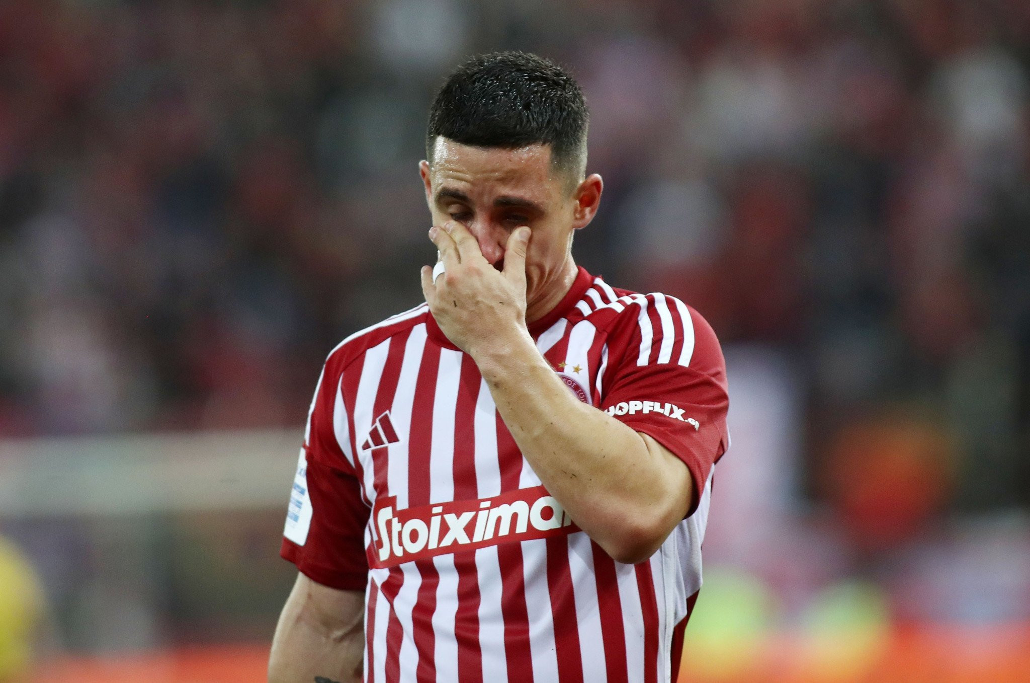 Ο Ποντένσε ξέσπασε σε κλάματα: Το συγκινητικό βίντεο της επιστροφής του στον Ολυμπιακό!