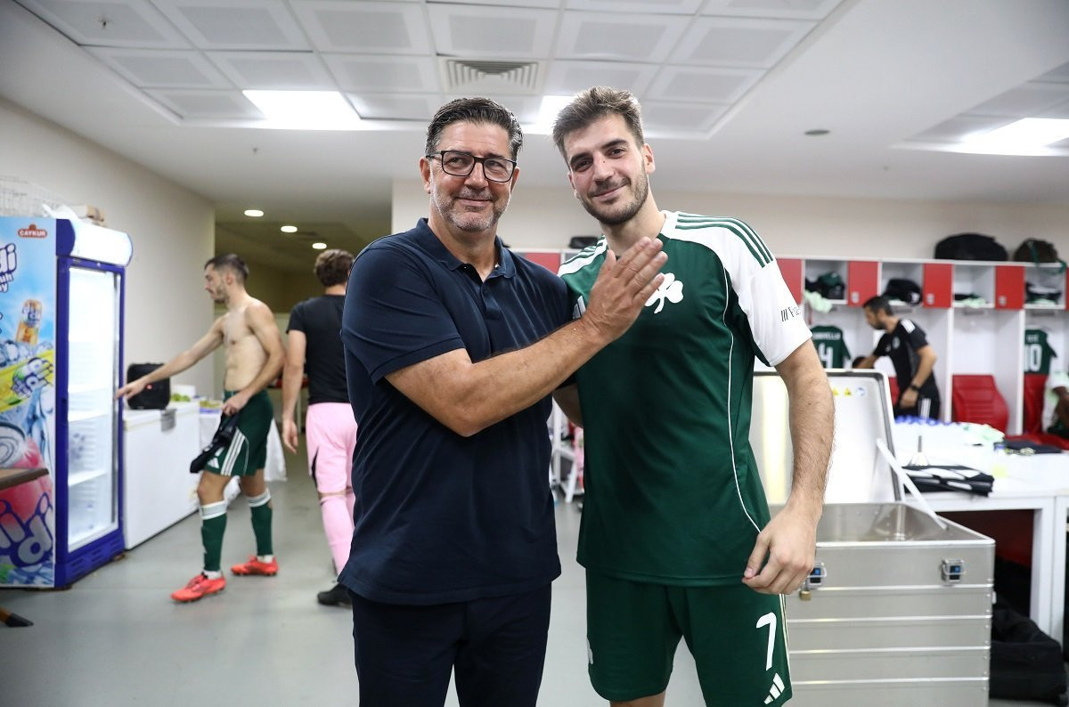 Το συγκινητικό «αντίο» του Φώτη Ιωαννίδη στα αποδυτήρια του Παναθηναϊκού - «Είναι πολύ δύσκολο για μένα» (video)