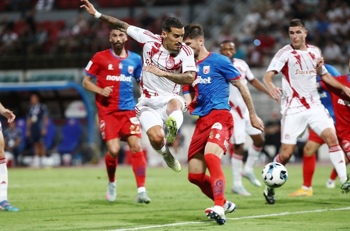 Το υπέροχο γκολ με «τακουνάκι» του Τσικίνιο για το προβάδισμα του Ολυμπιακού (video)