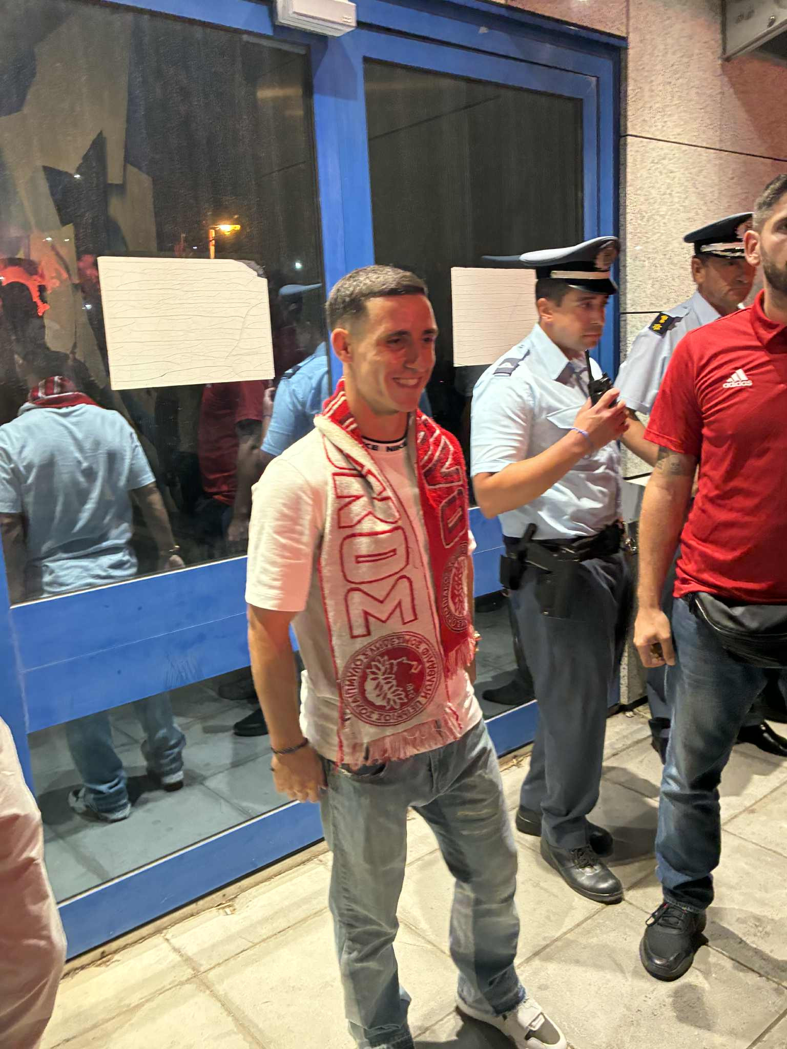 Η πρώτη φωτογραφία του Ντάνιελ Ποντένσε στην επιστροφή του στην Ελλάδα για τον Ολυμπιακό