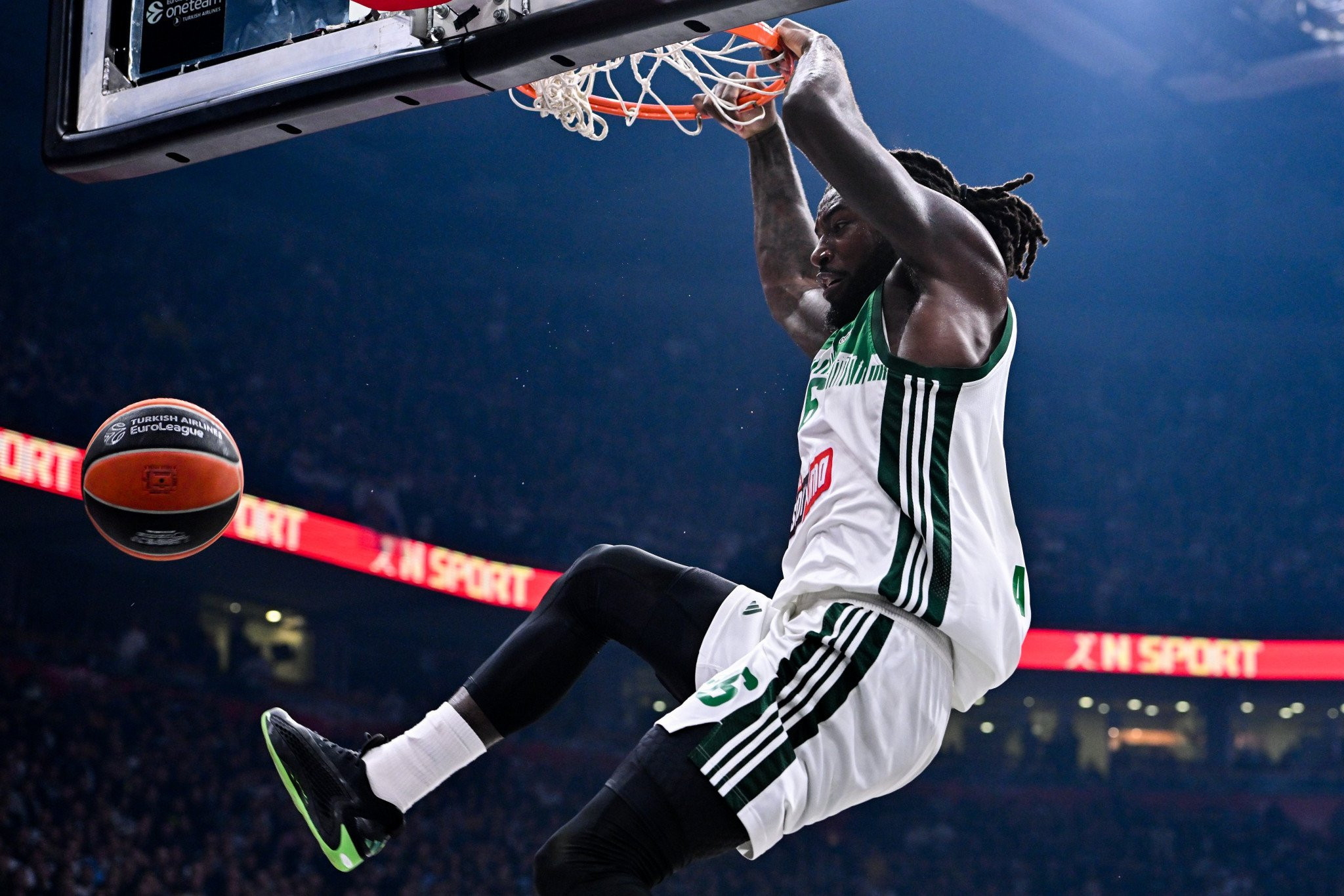 Ο Γιαννακόπουλος θυμήθηκε το «voodoo voodoo» του Βερολίνου και τις... πτήσεις του Λεσόρ (video)