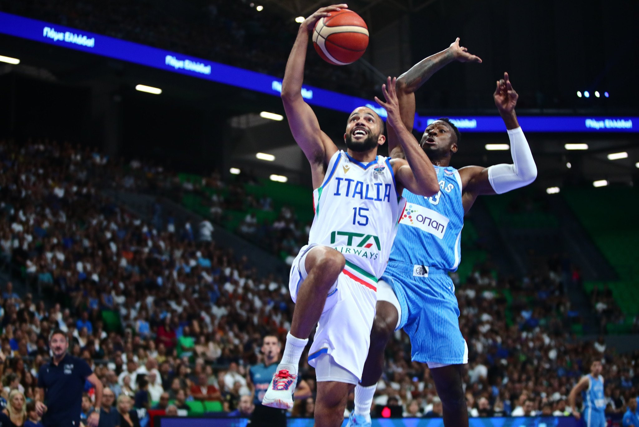 Το εντυπωσιακό μπλοκ του Θανάση Αντετοκούνμπο στον Τόμπσον (video)