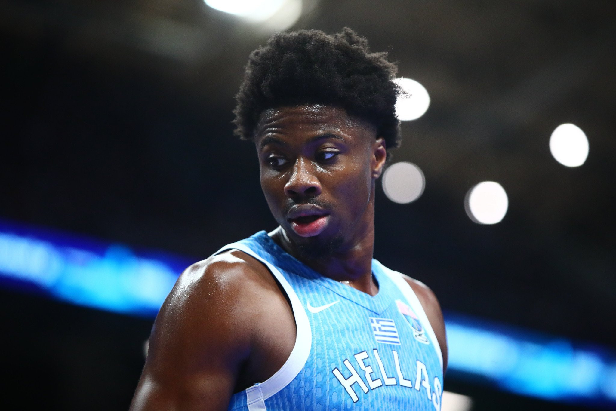 Tολιόπουλος «σηκώνει» την μπάλα, Κώστας καρφώνει εμφατικά το καλάθι των Ιταλών (video)