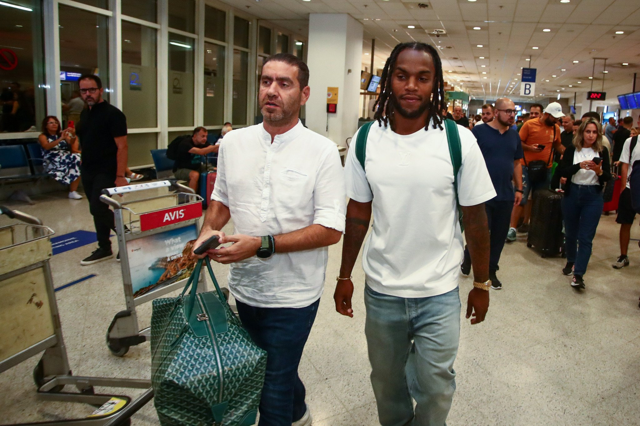 Με πράσινη τσάντα εμφανίστηκε ο Ρενάτο Σάντσες