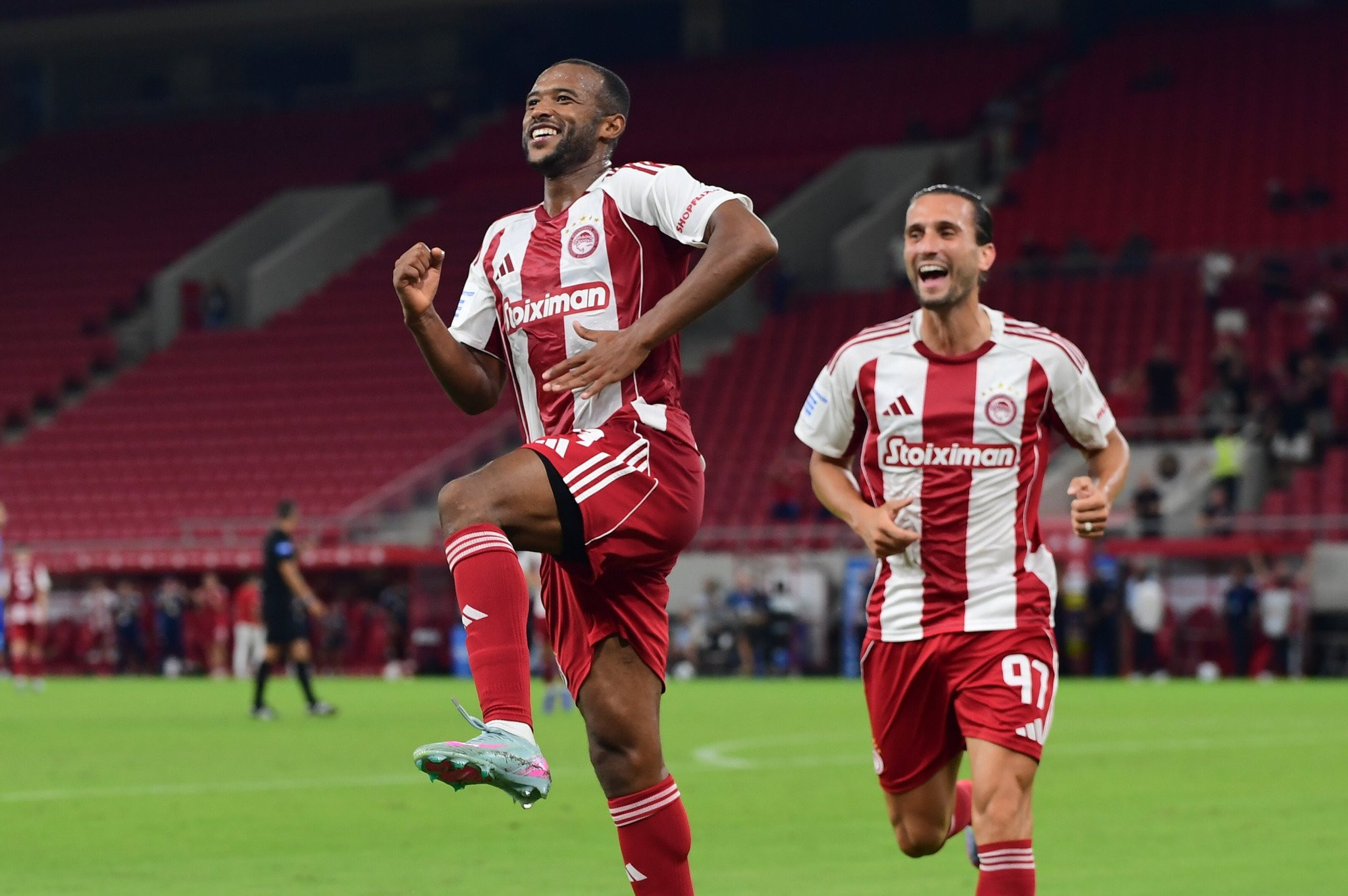 «Χρυσό» τρίποντο, αλλά και με «μηνύματα» από την πρεμιέρα