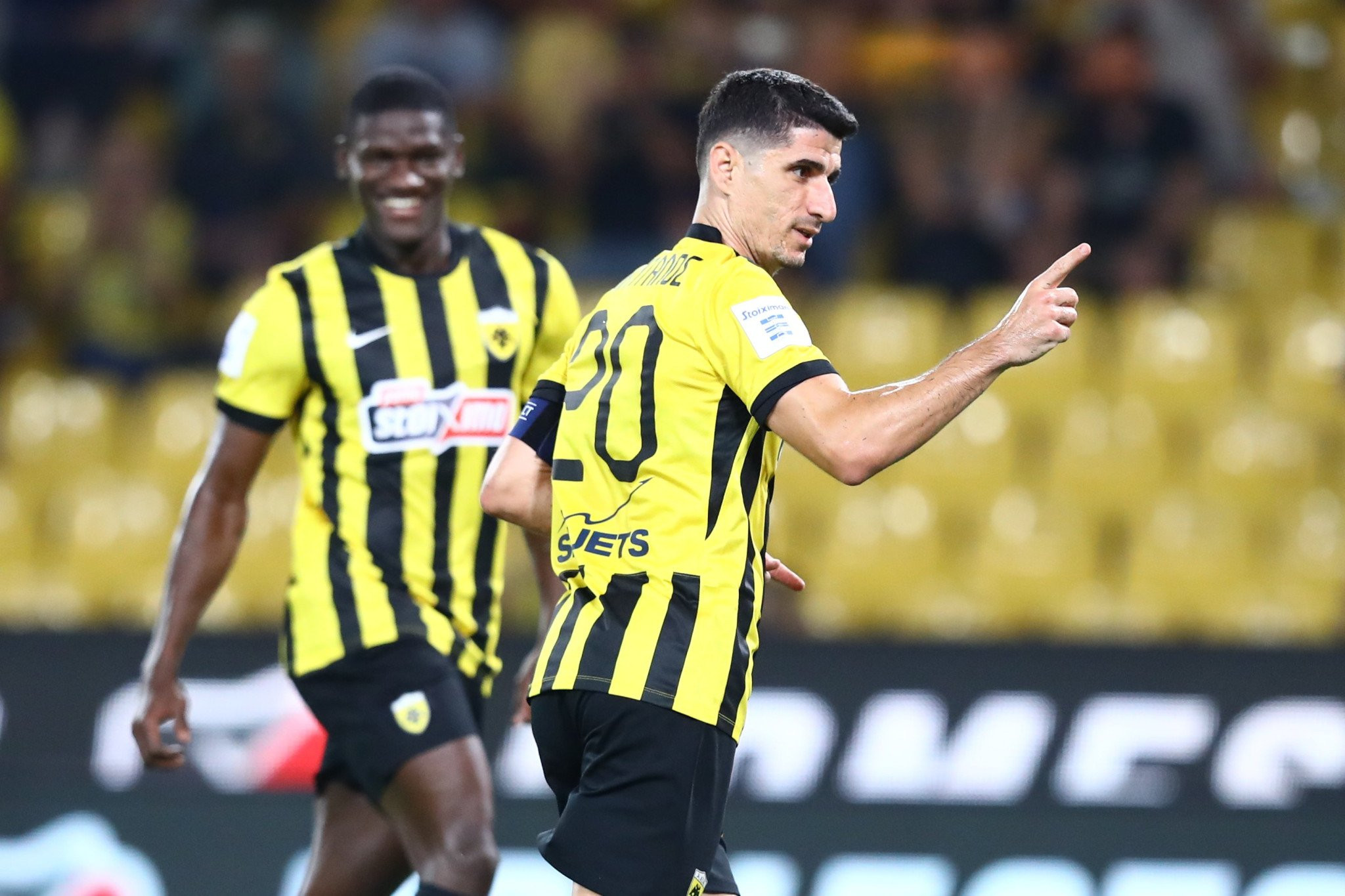 Μάνταλος με πέναλτι και Ζίνι γρήγορα το 2-0 της ΑΕΚ επί του Πανσερραϊκού (video)