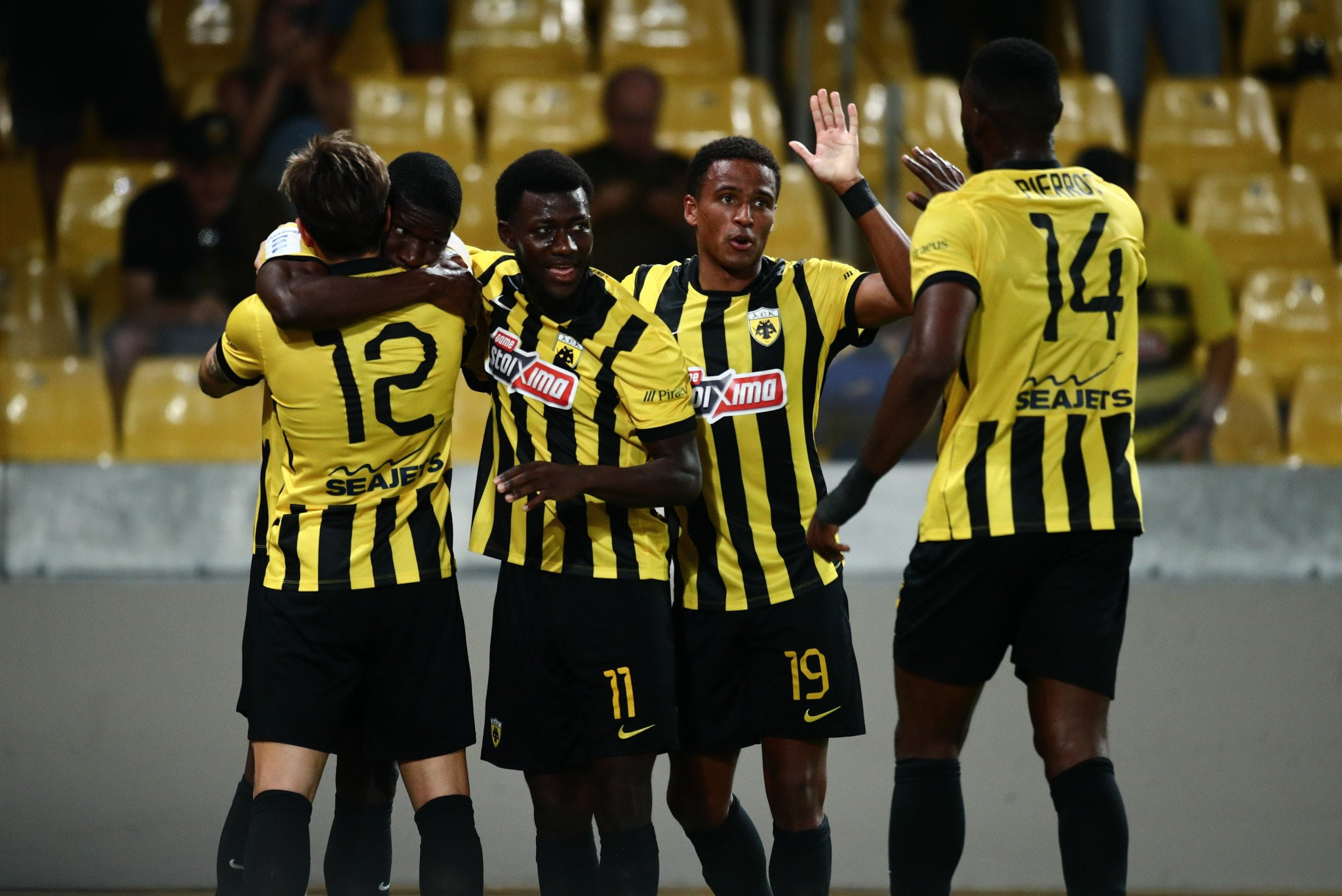 Η βαθμολογία της Super League μετά τις νίκες της ΑΕΚ και του ΠΑΟΚ