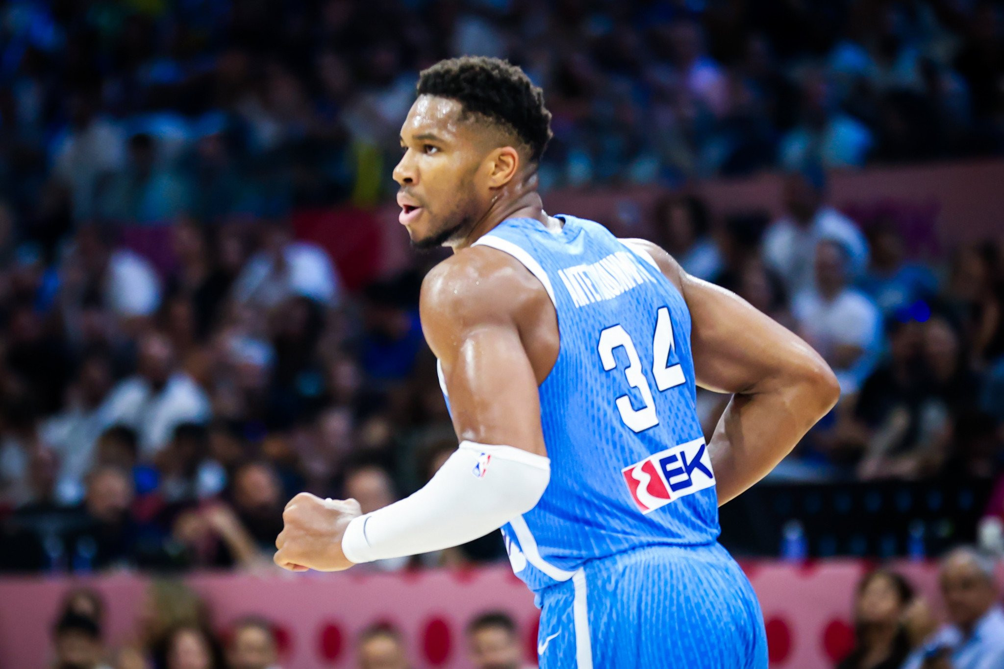 Τρομερός ο Γιάννης Αντετοκούνμπο με 27 πόντους και 8 ριμπάουντ κόντρα στη Γεωργία (video)