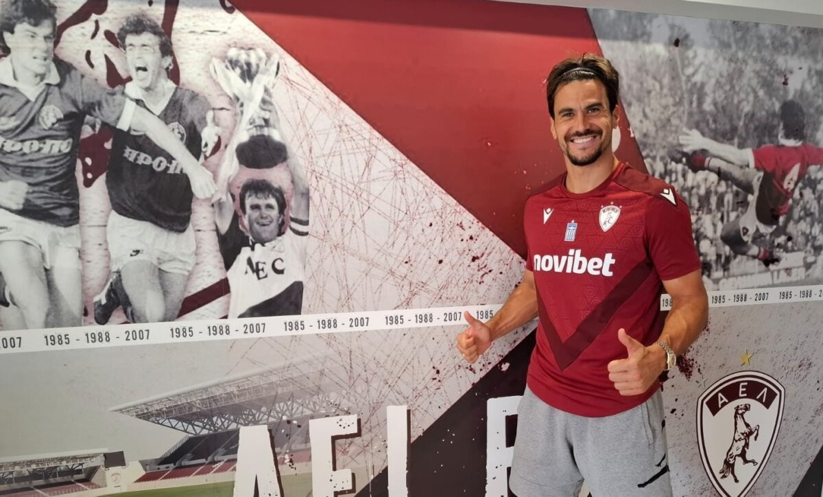 Η ΑΕΛ ανακοίνωσε την απόκτηση του Αναγνωστόπουλου