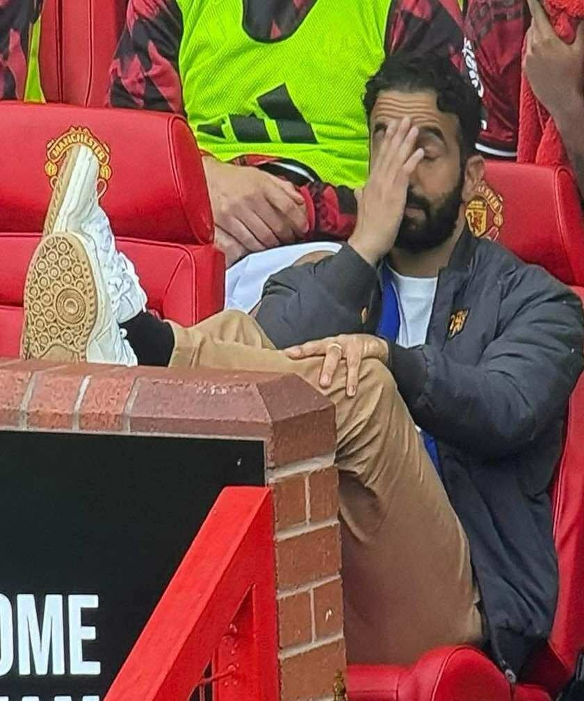 Ο Ρούμπεν Αμορίμ αδυνατούσε να βλέπει την ομάδα του - Η εικόνα από τον πάγκο που έγινε viral