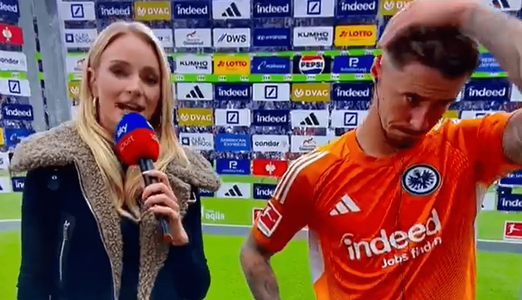 Ρεπόρτερ ρώτησε τον αρχηγό ομάδας που ηττήθηκε με 4-1 αν είναι χαρούμενος με τη νίκη (video)