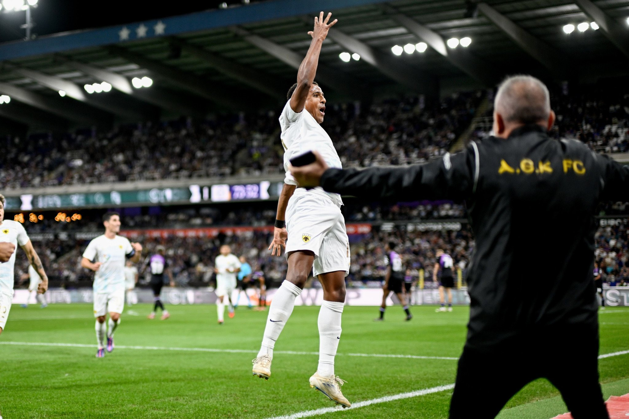 Ο Ελίασον είναι (ξανά) εδώ σαν… μεταγραφή για την ΑΕΚ