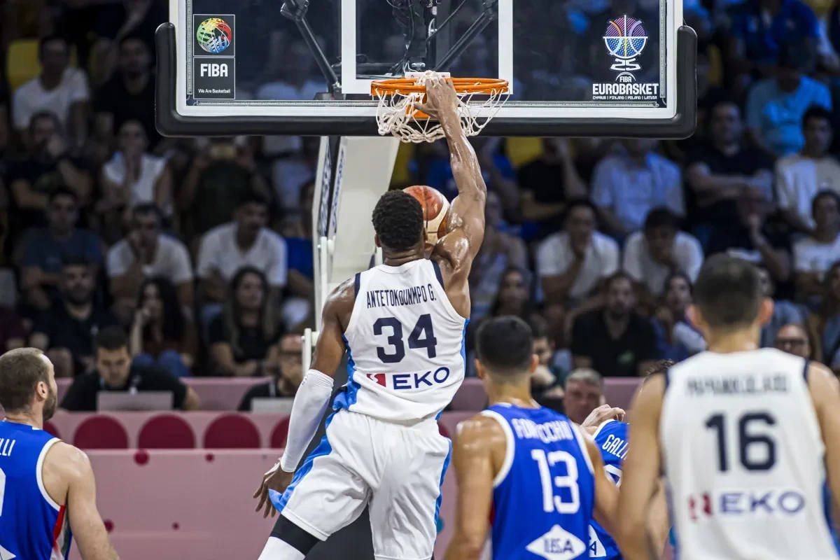 Ο Γιάννης περπατάει και... στον αέρα στο EuroBasket 2025 (video)