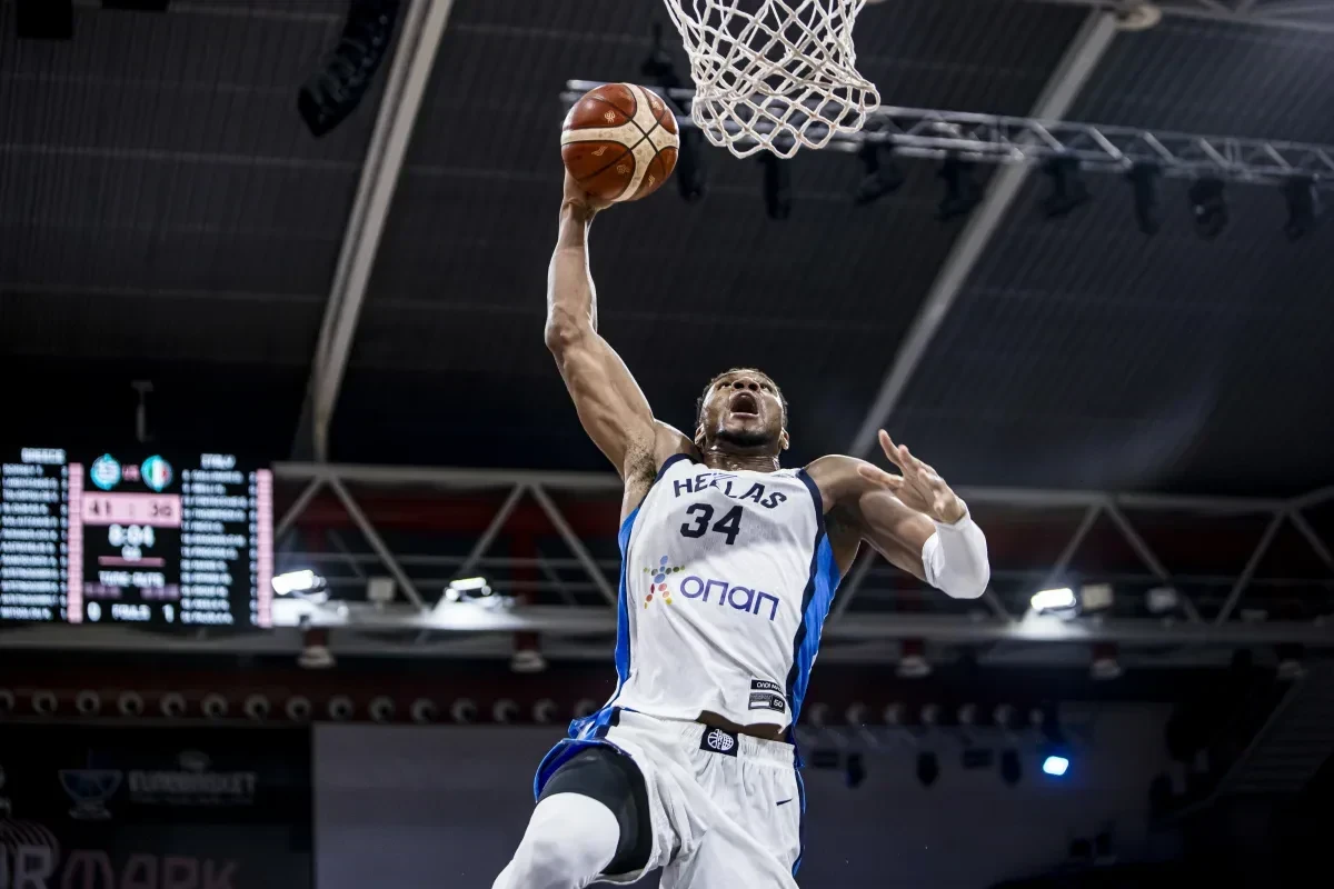 Ο «Greek Freak» είναι εδώ: Τι έκανε ο Γιάννης Αντετοκούνμπο στην πρεμιέρα της εθνικής στο Eurobasket (video)