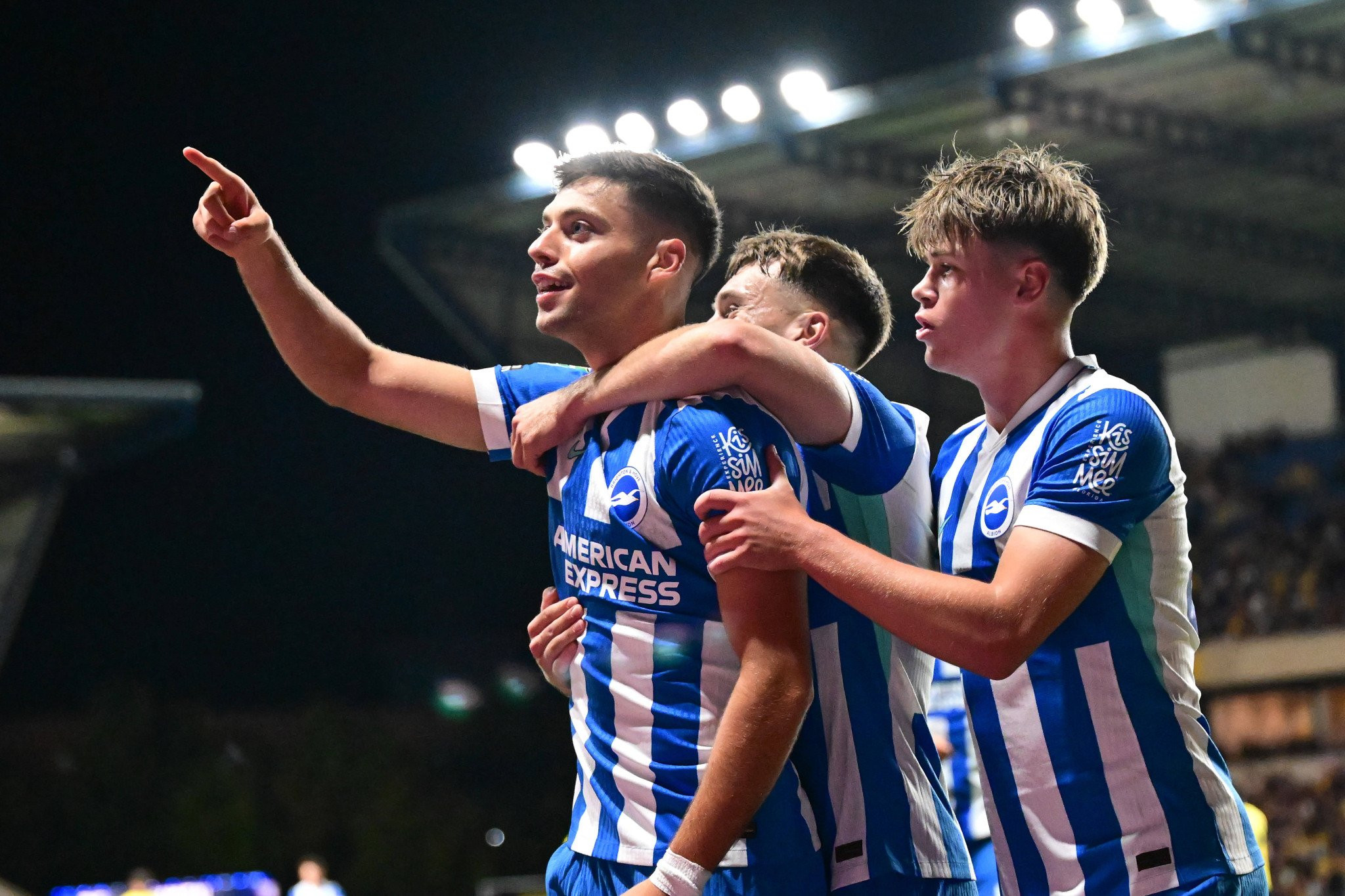 Δύο γκολ και ασίστ ο Τζίμας στο ντεμπούτο του και η Μπράιτον με εξάρα στην επόμενη φάση του Carabao Cup