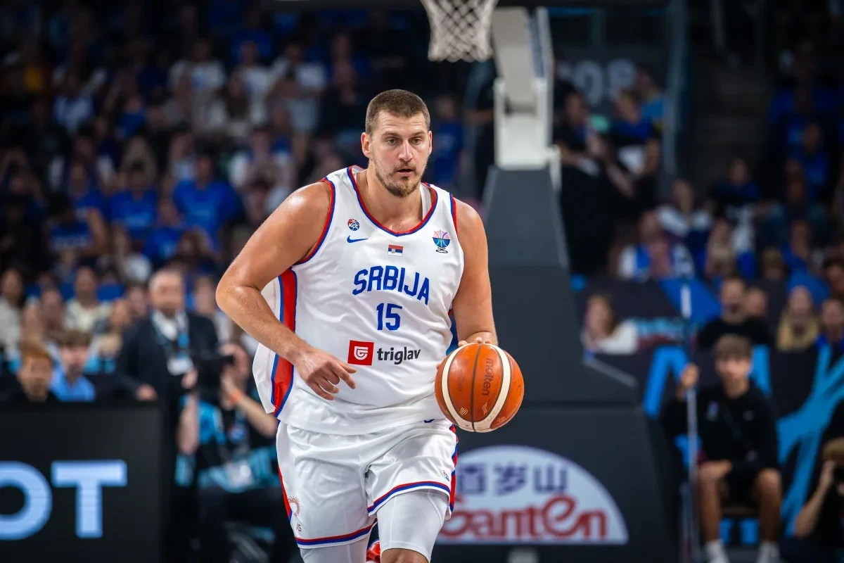 «Οδοστρωτήρας» η Σερβία πέρασε πάνω από την Εσθονία στην πρεμιέρα του Eurobasket