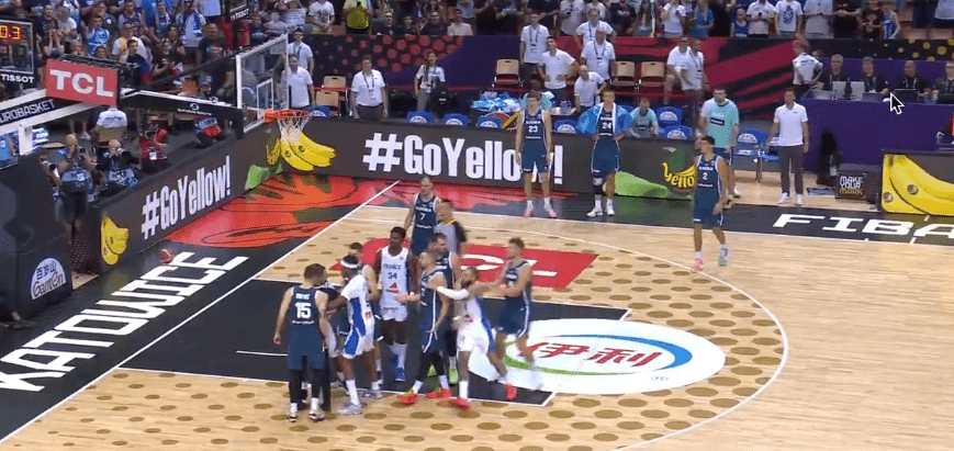 Ο Φρανσίσκο εκνεύρισε τους Σλοβένους - Η ενέργειά του που παραλίγο να βάλει... φωτιά (video)